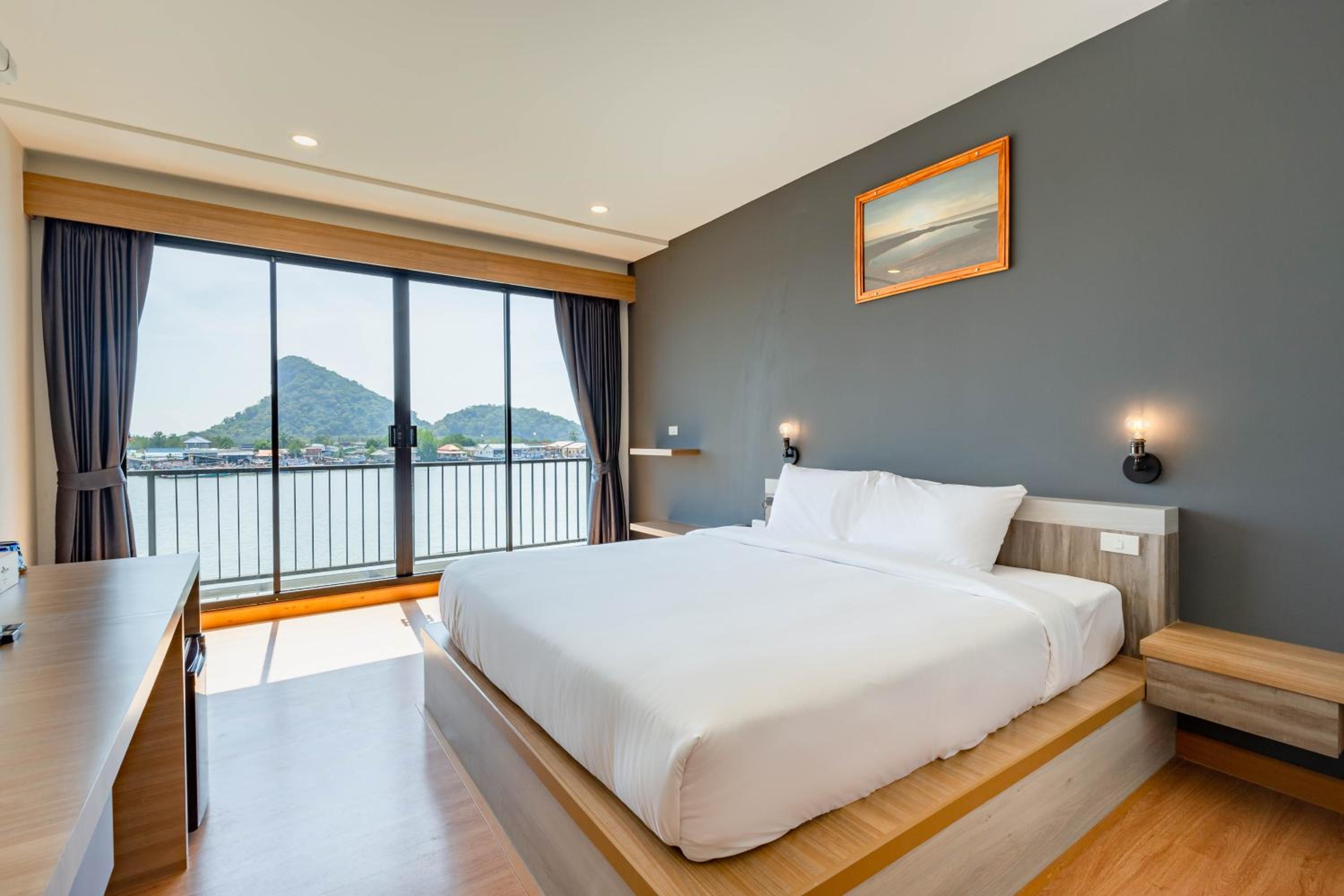 King Room with Sea View photo 3