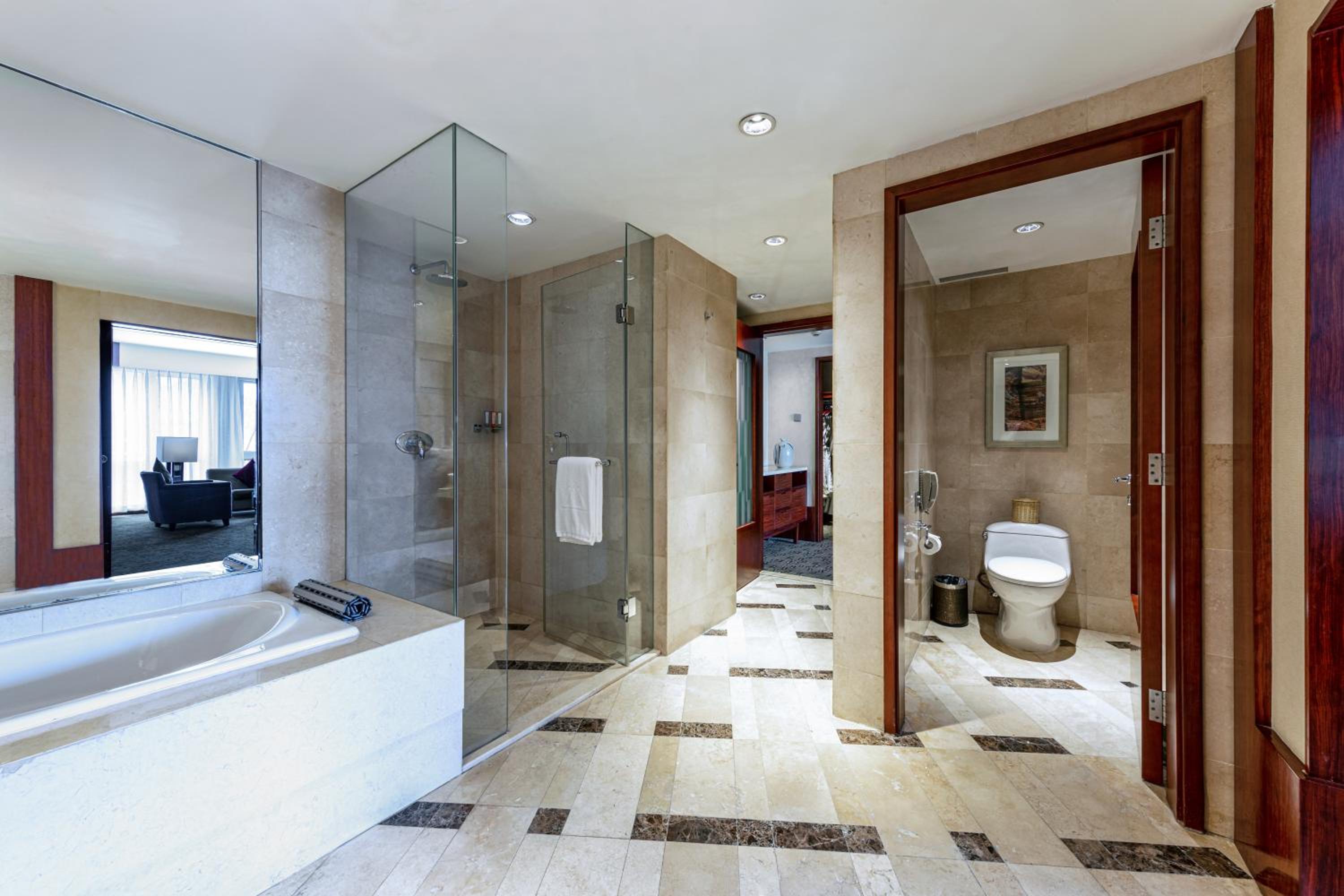 Executive Deluxe King Room photo 3