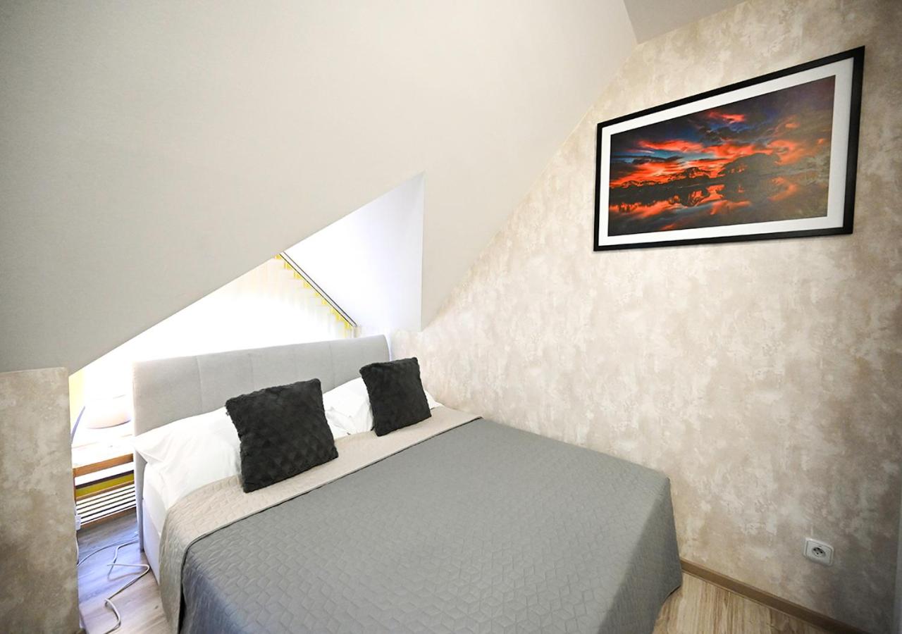 Double or Twin Room - Photo 5