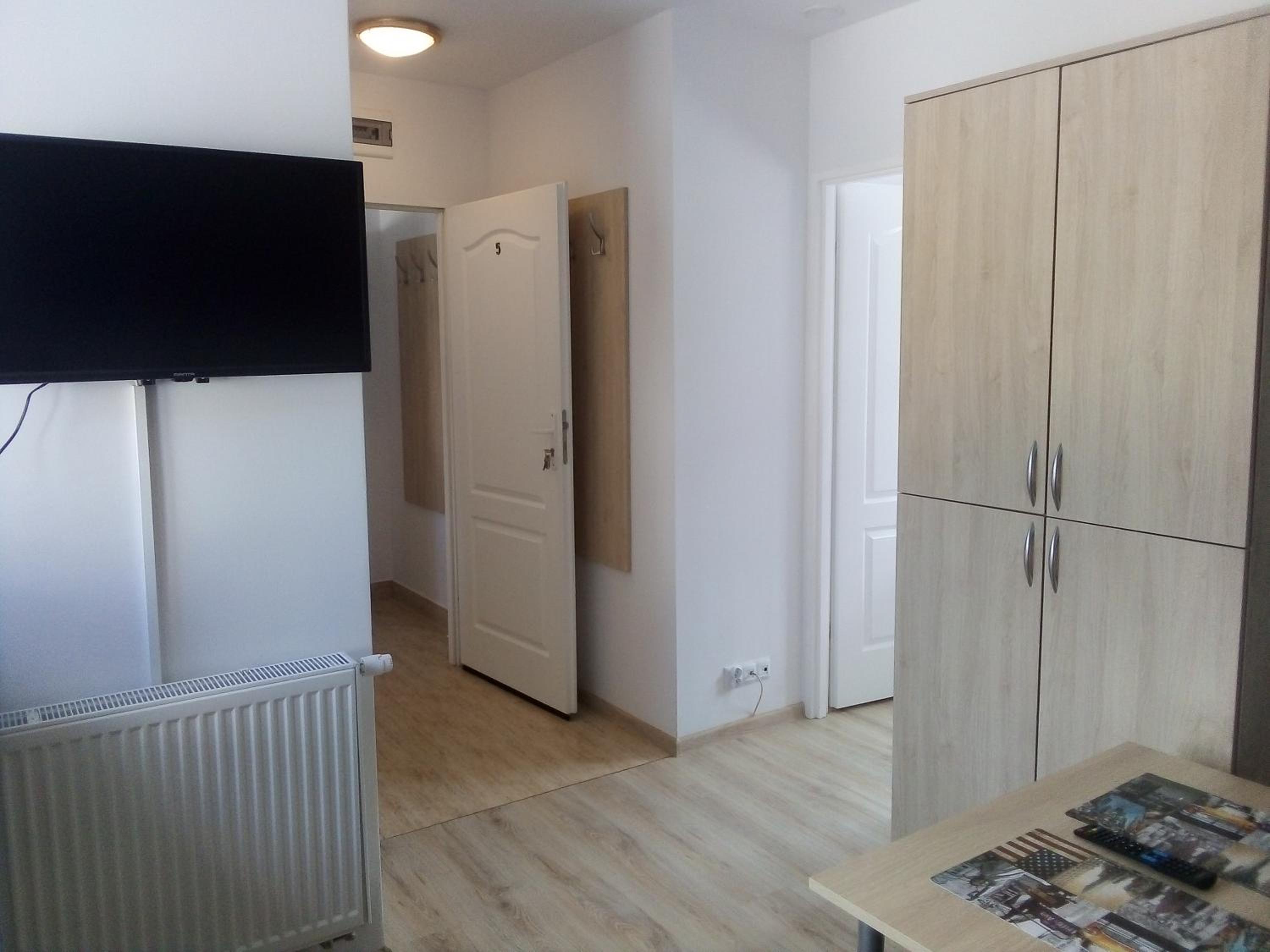 One-Bedroom Apartment photo 2