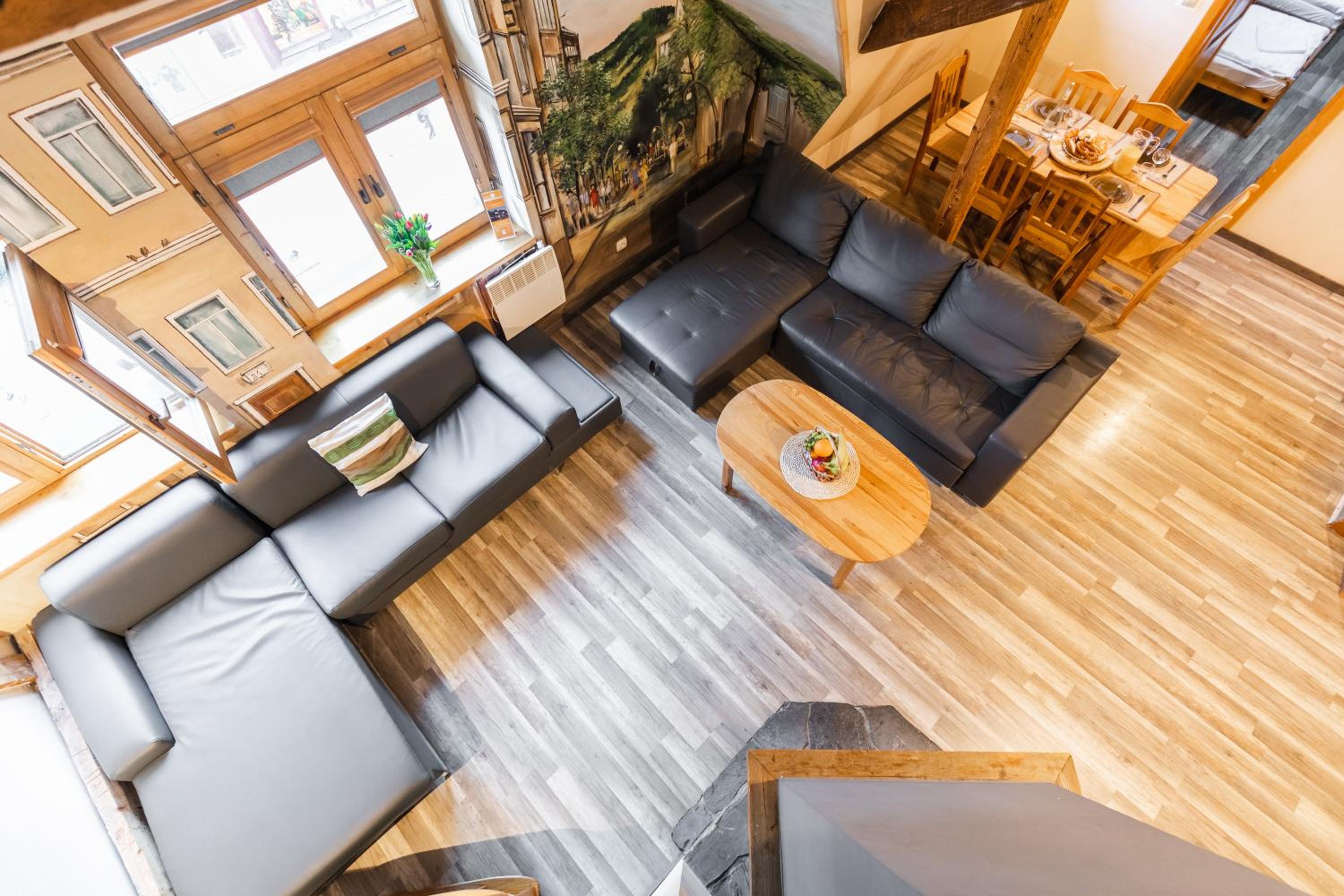 Four-Bedroom Apartment - Photo 8