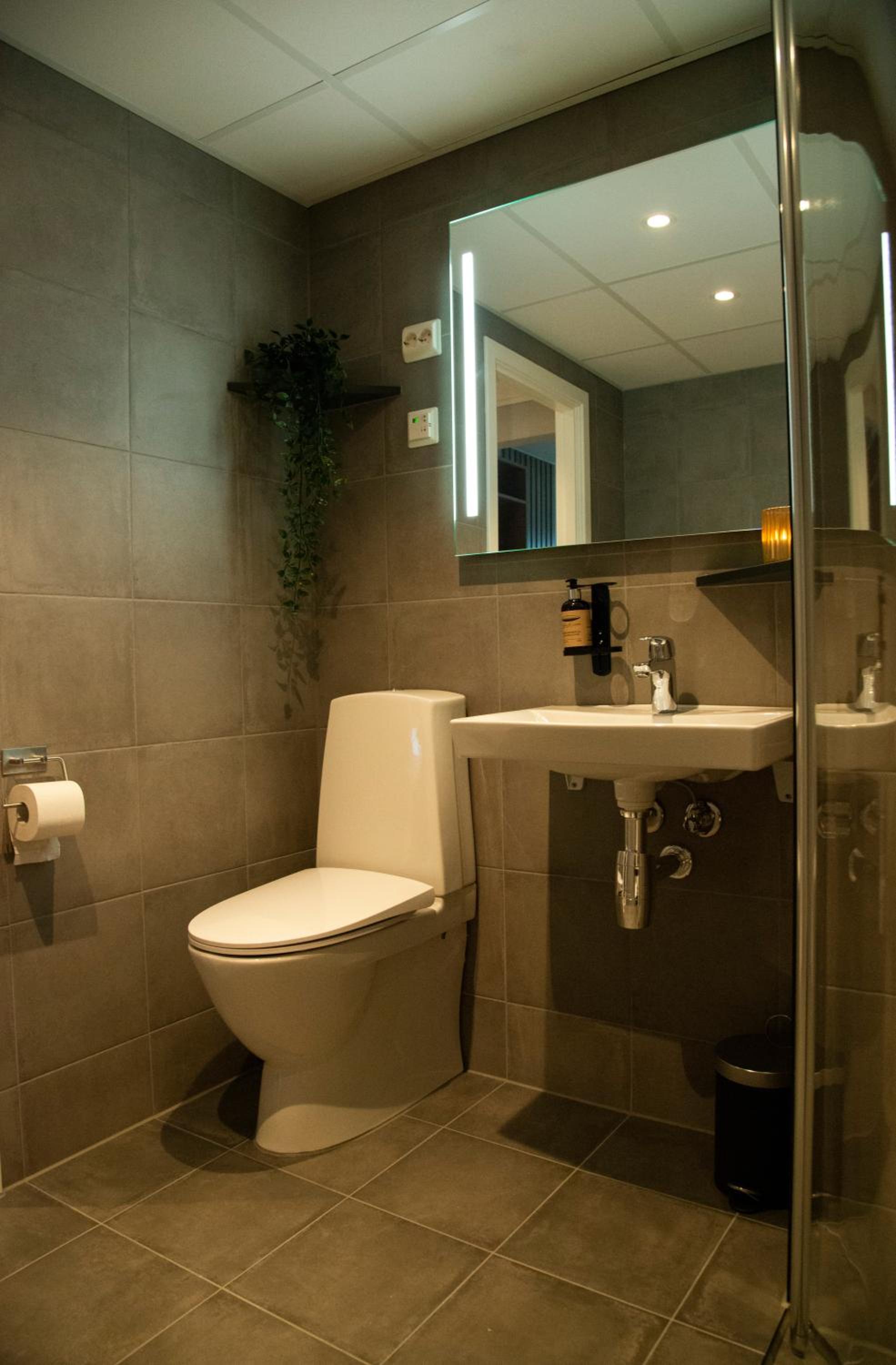Double or Twin Room - Photo 3
