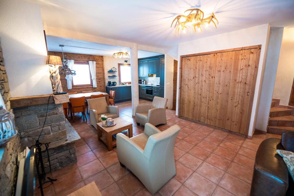 Superior Five-Bedroom Chalet (12 Persons) photo 3