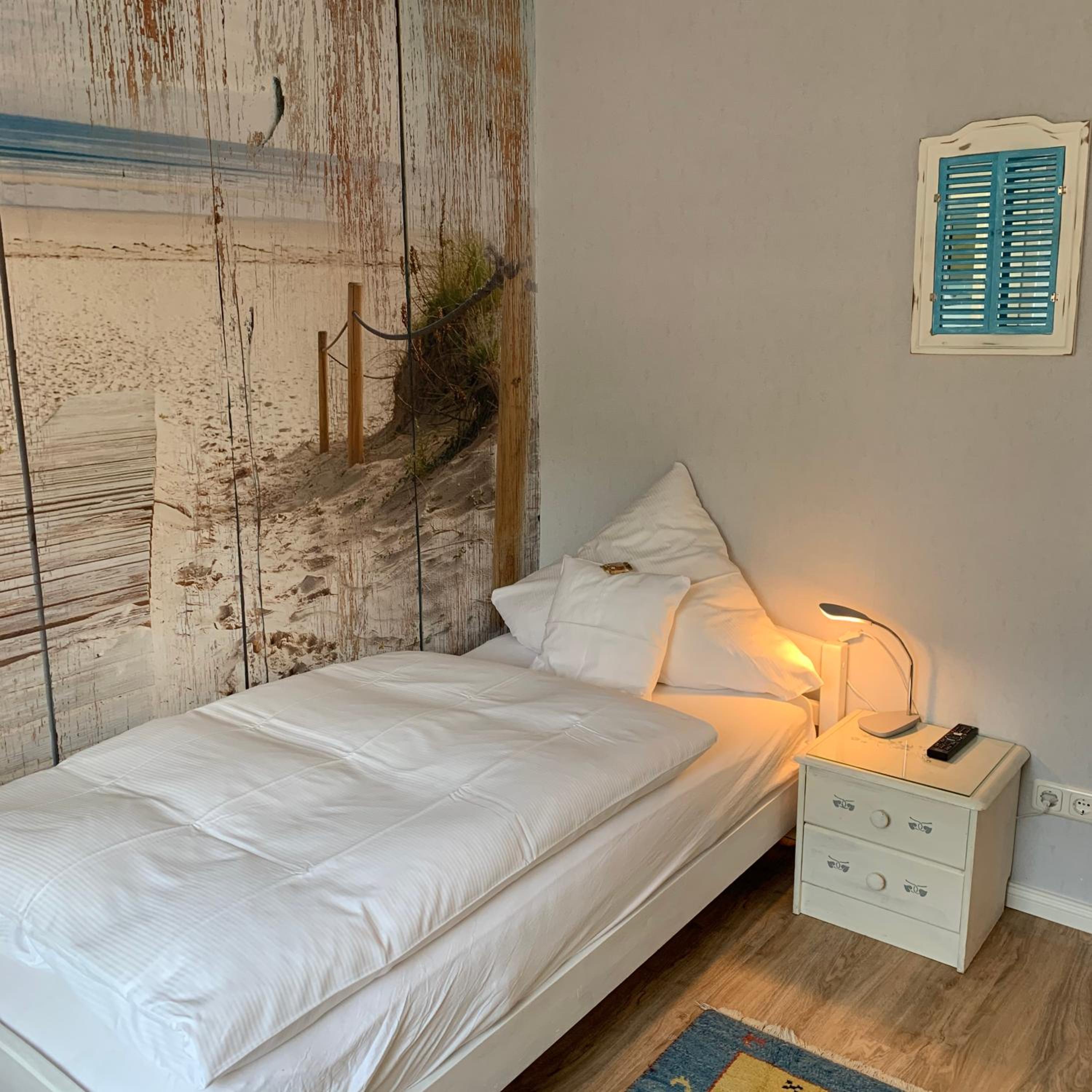Single Room photo 3