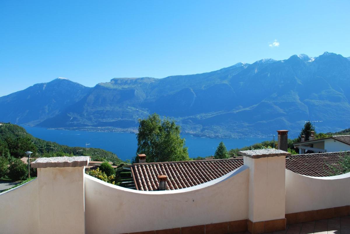 Apartment with Lake View
