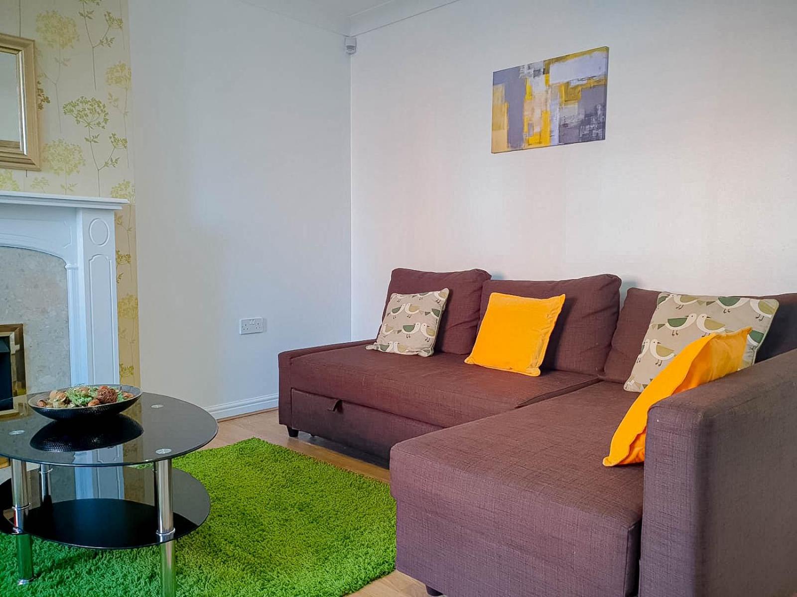 Three-Bedroom Apartment - Photo 5