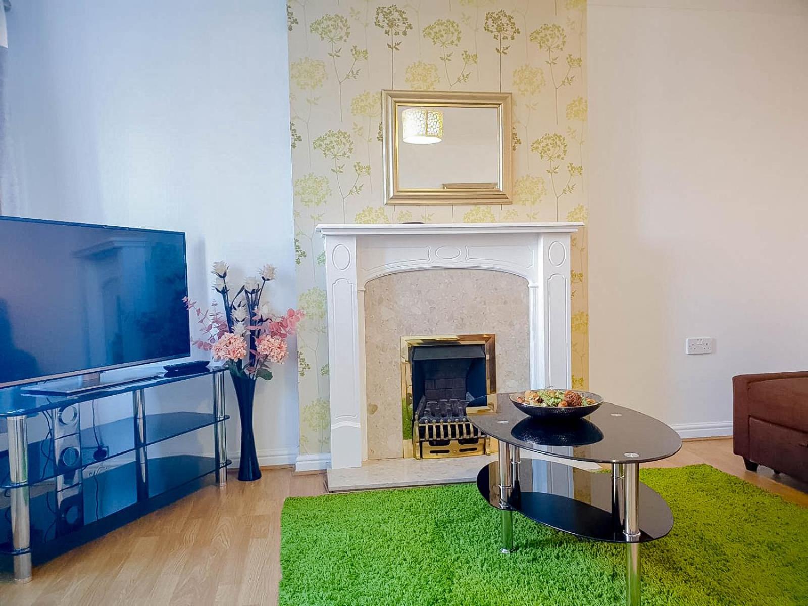 Three-Bedroom Apartment - Photo 23