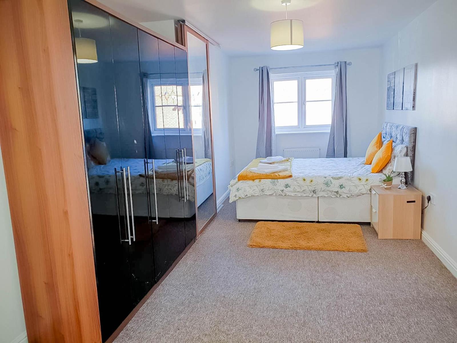 Three-Bedroom Apartment - Photo 29