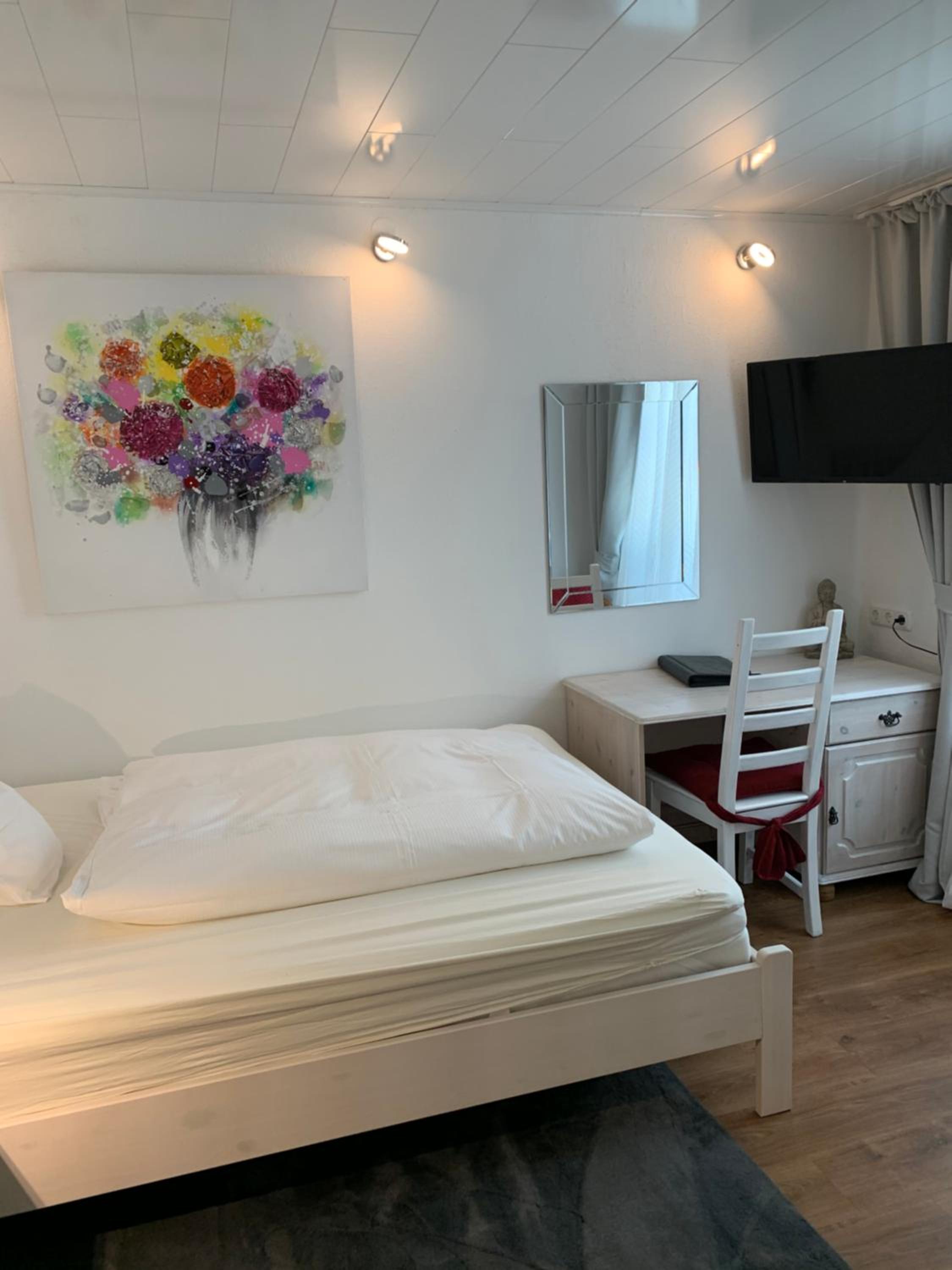 Small Double Room photo 2