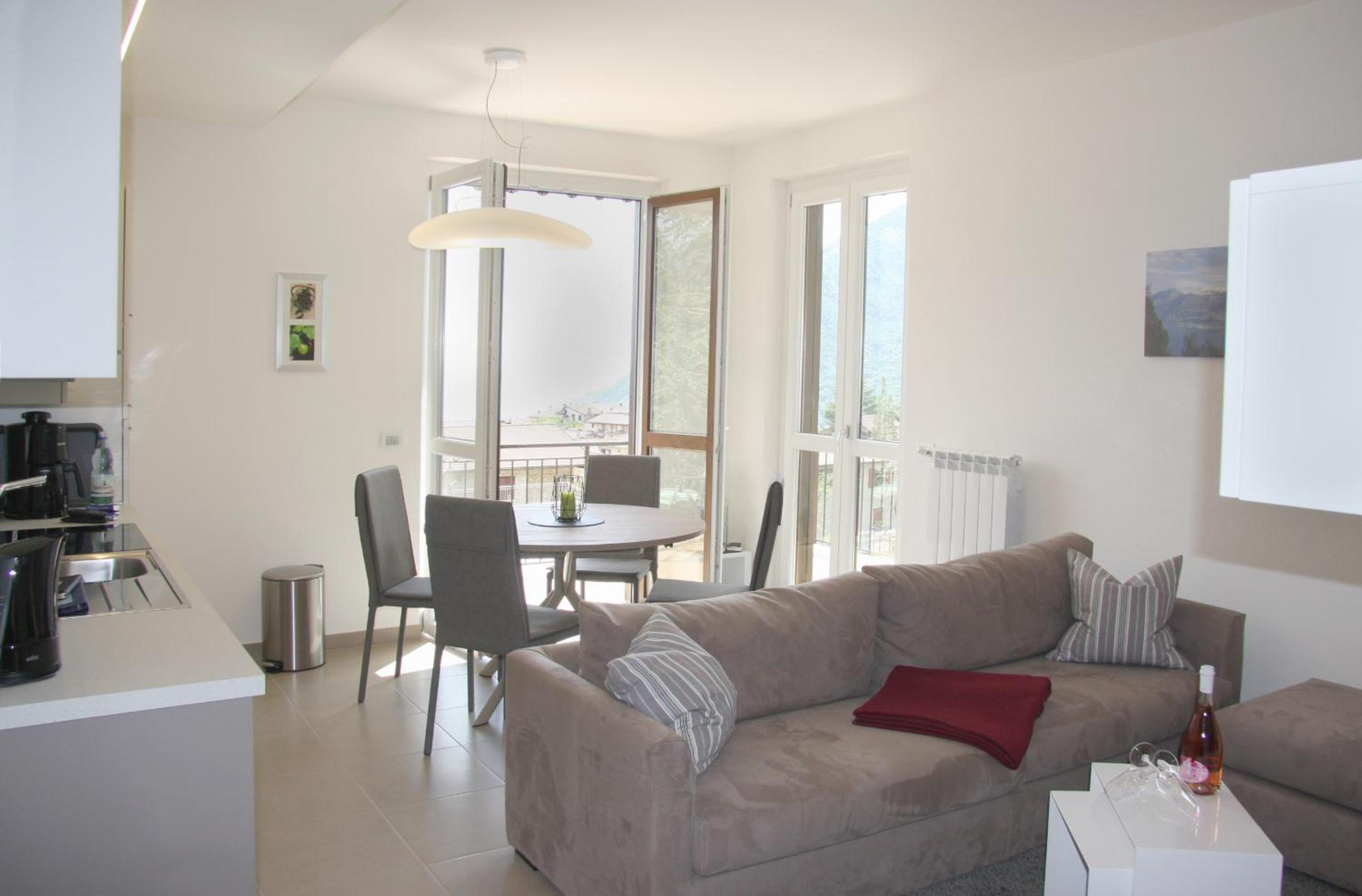 Apartment with Lake View photo 2