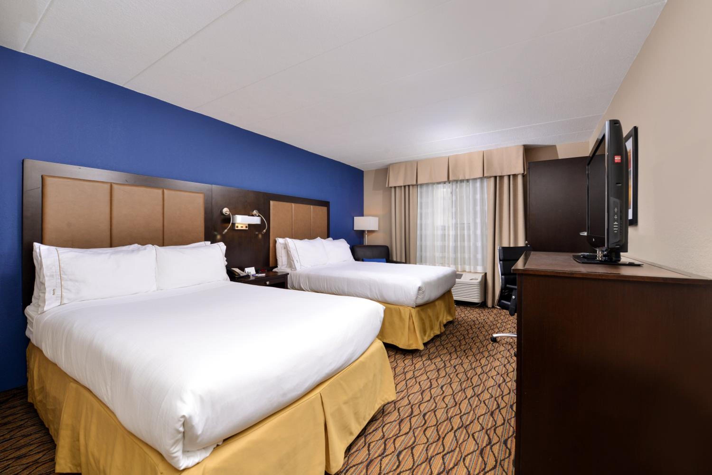 Standard Double Room with Two Double Beds photo 1