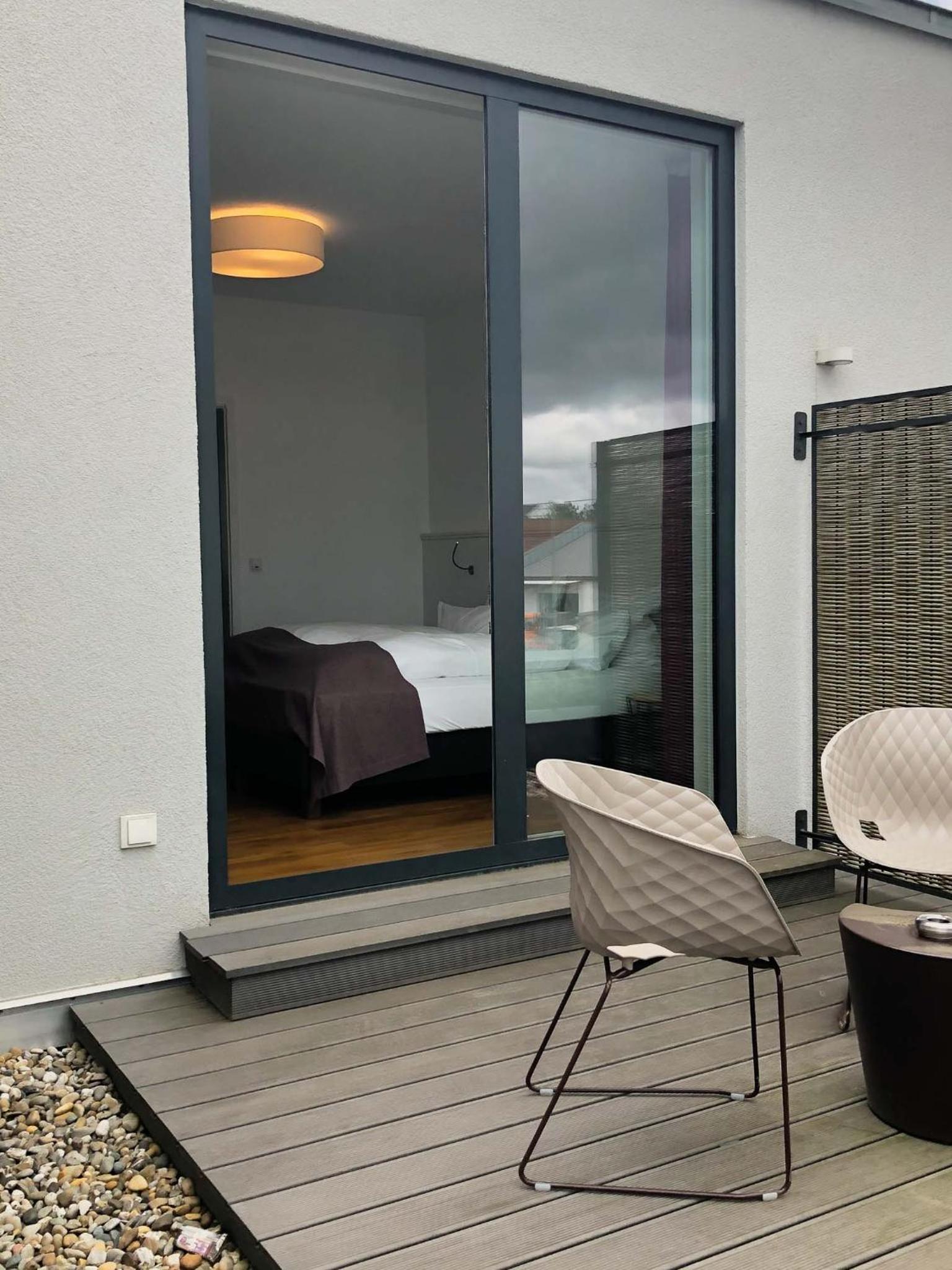 Double Room with Balcony - Photo 3