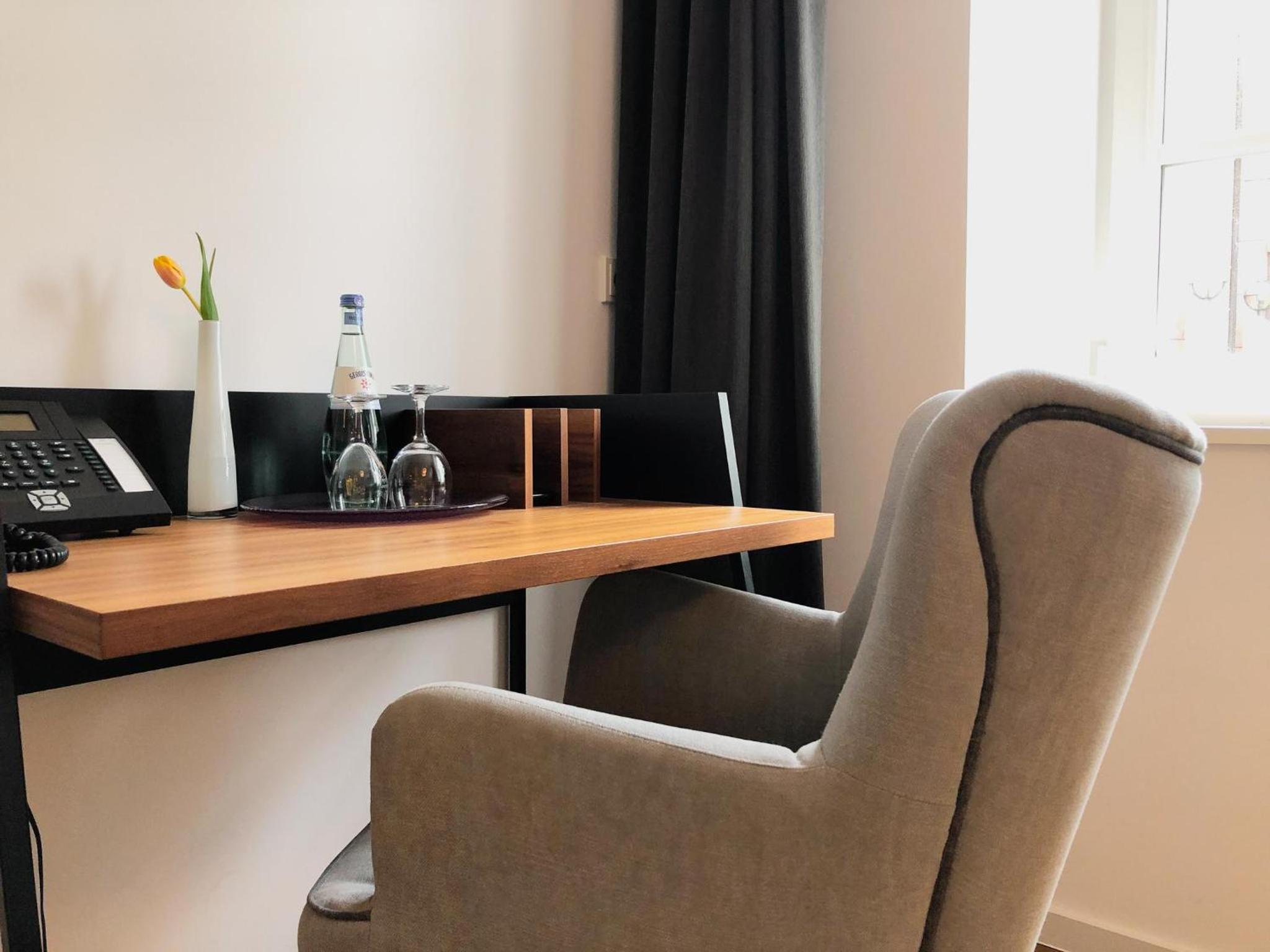 Large Double Room - Photo 2