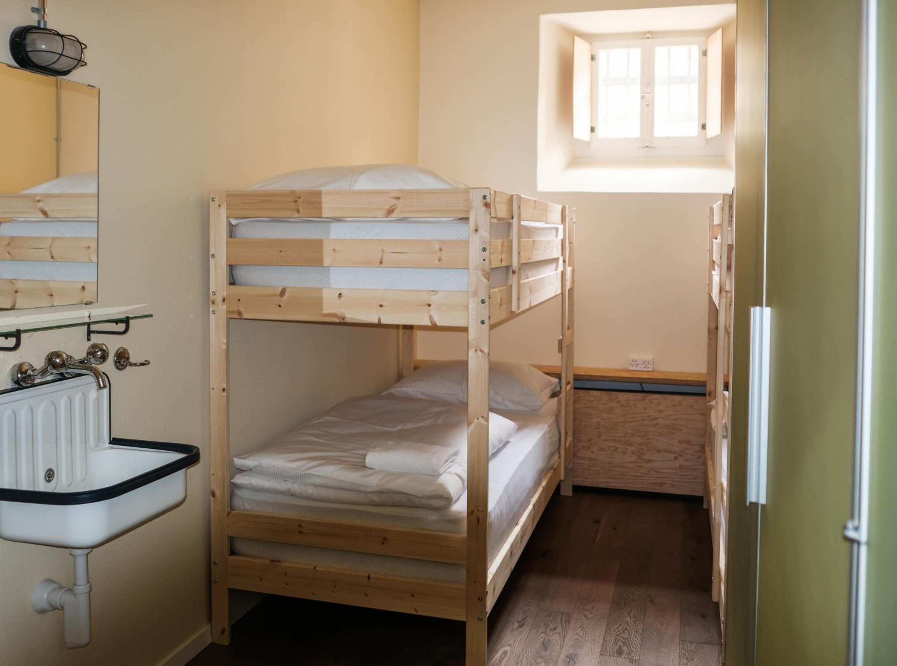 Quadruple Room with Private External Bathroom - Photo 2