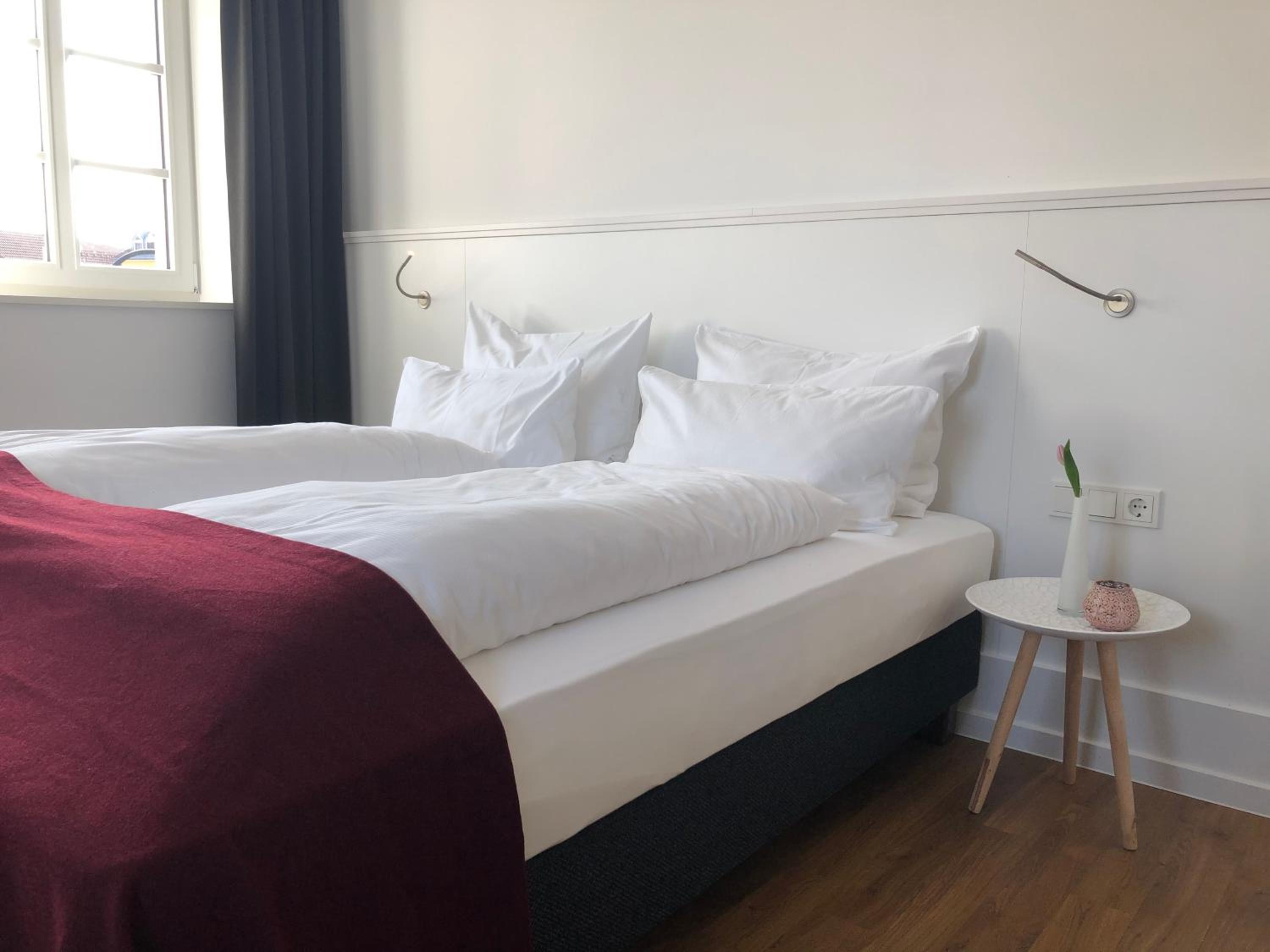 Small Double Room - Photo 1