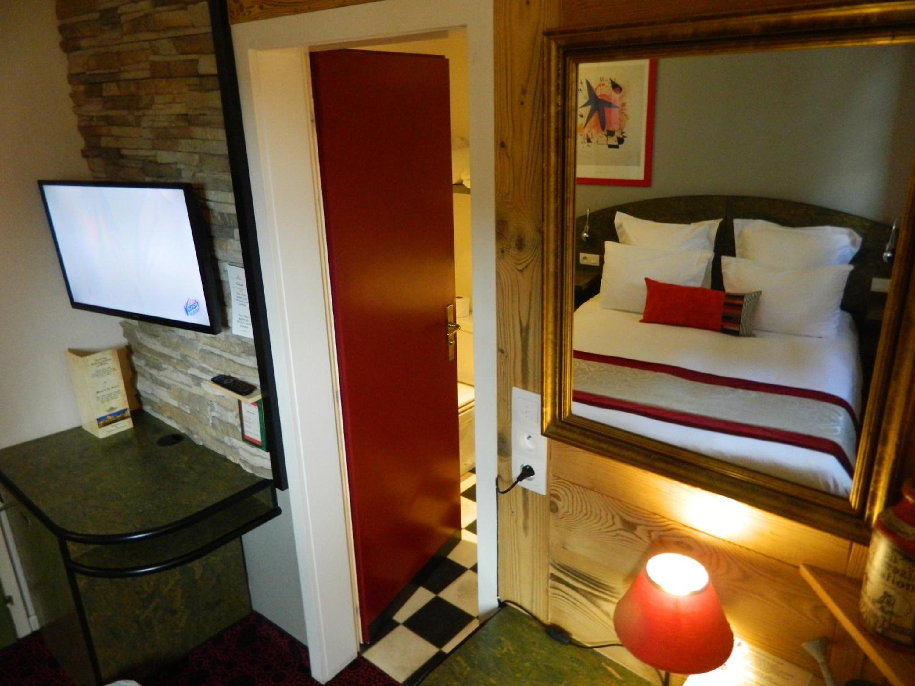 Standard Double Room - Photo 3