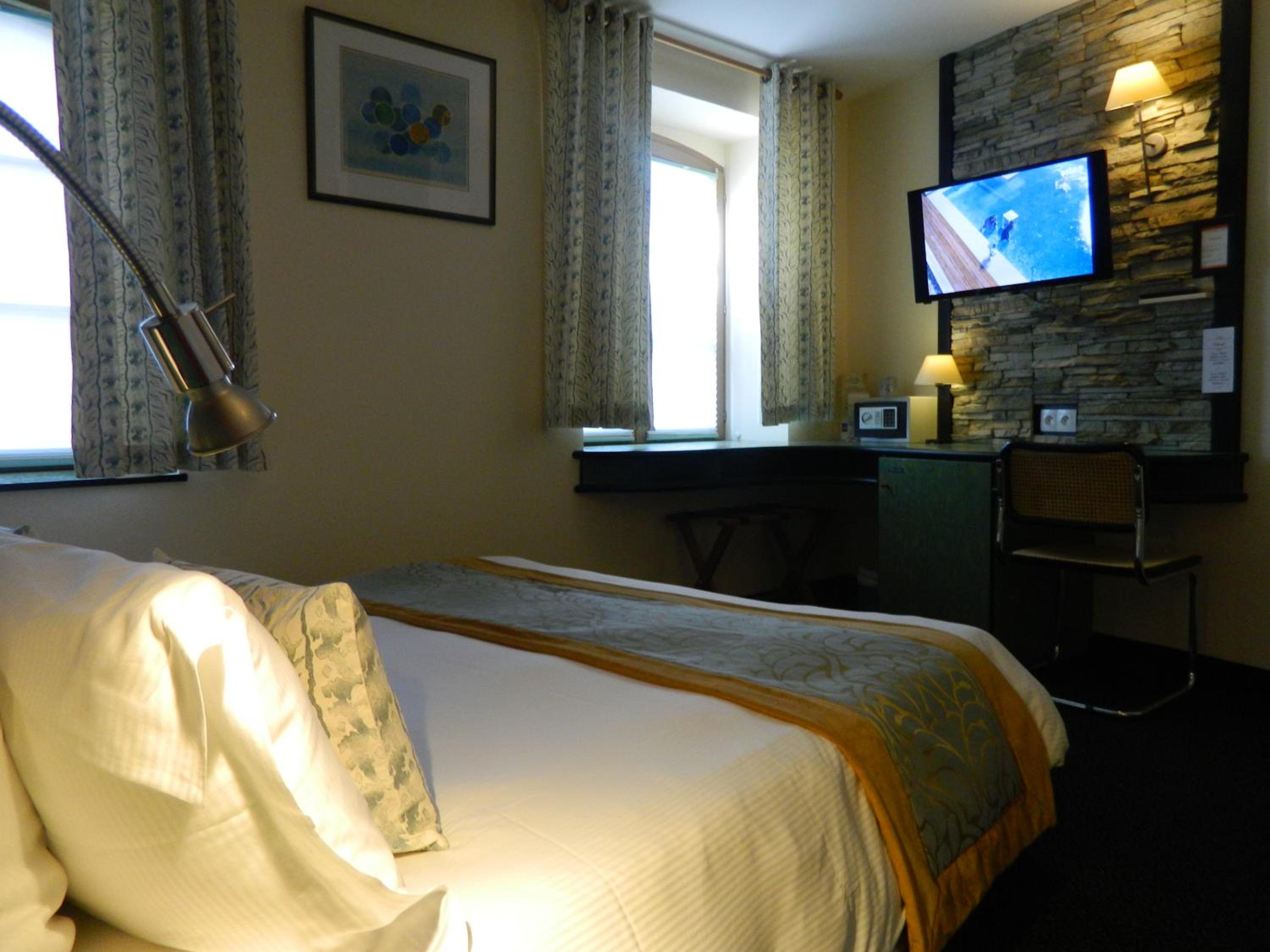 Standard Double Room - Photo 4