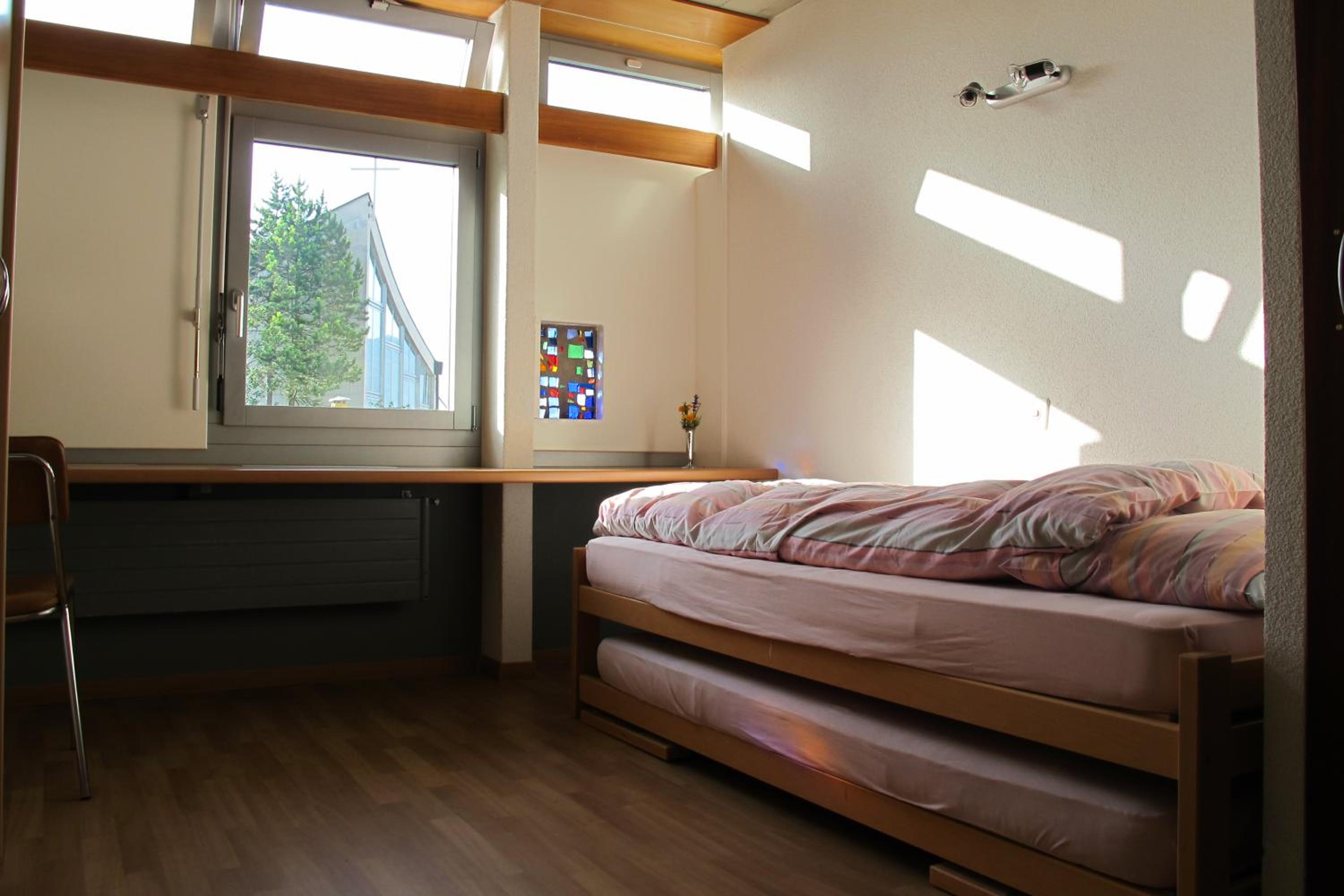 Single Room with Private Bathroom photo 2
