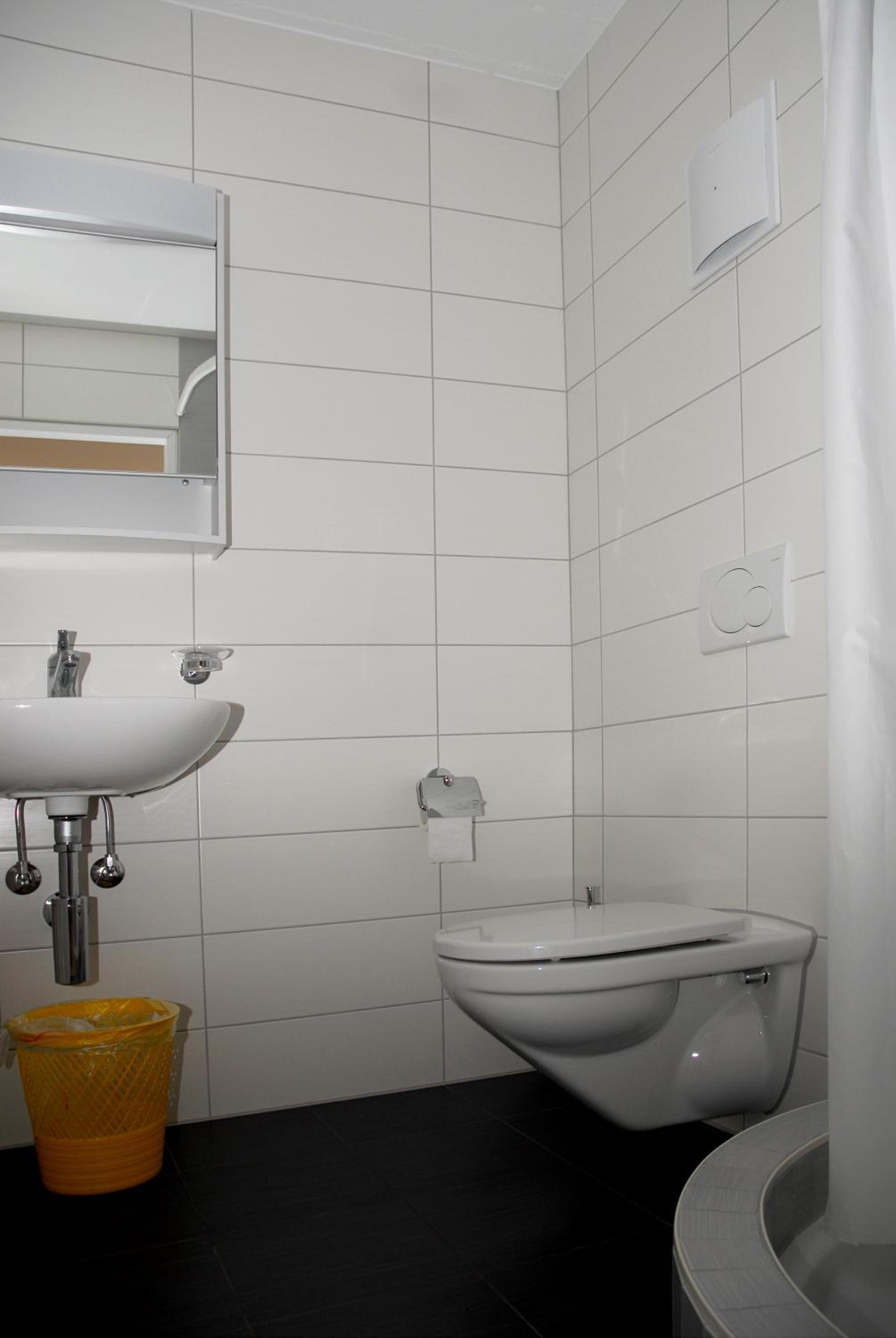 Double or Twin Room with Private Bathroom photo 3