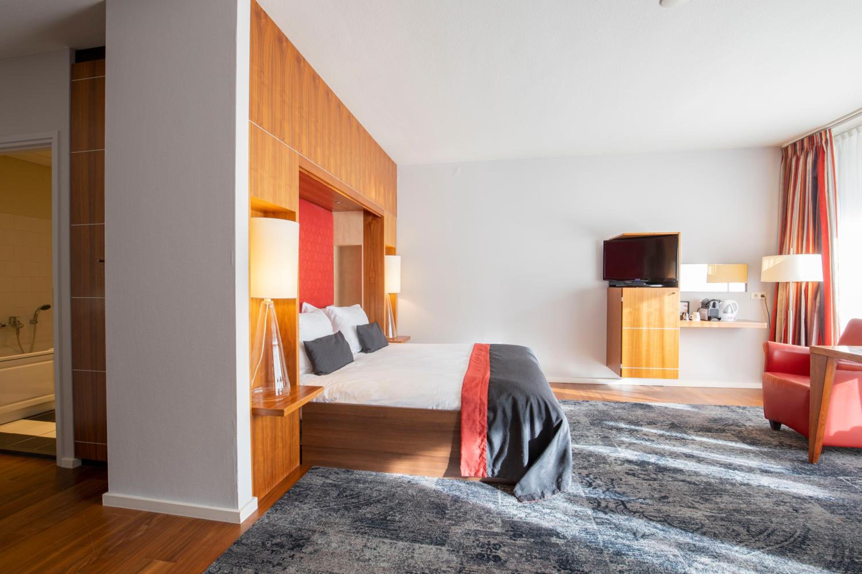 Suite - Photo 4