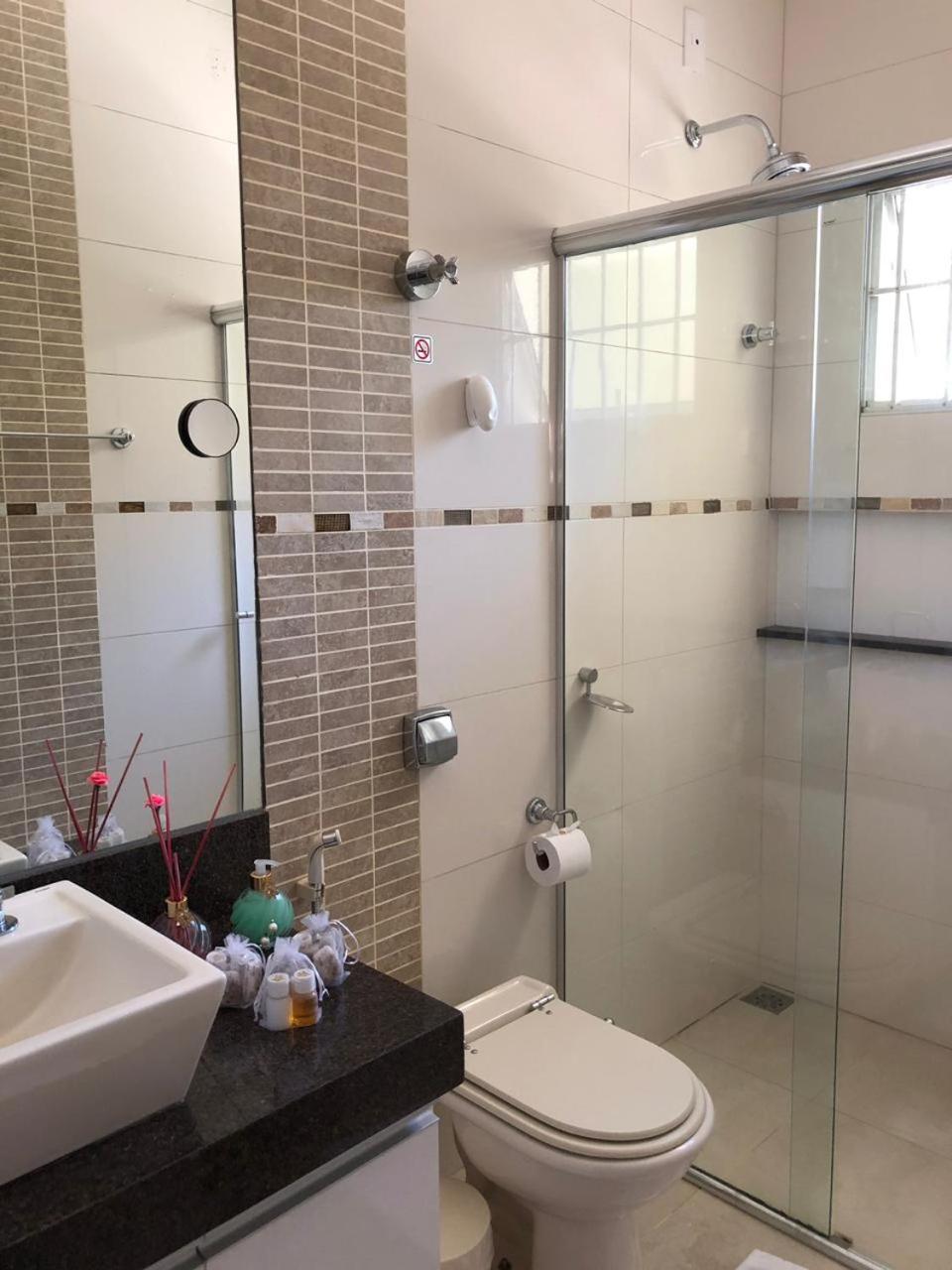 Family Room with Private Bathroom photo 3