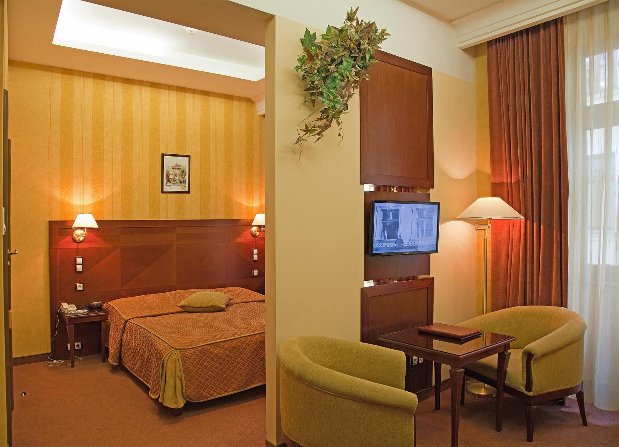 Double Room - Photo 6