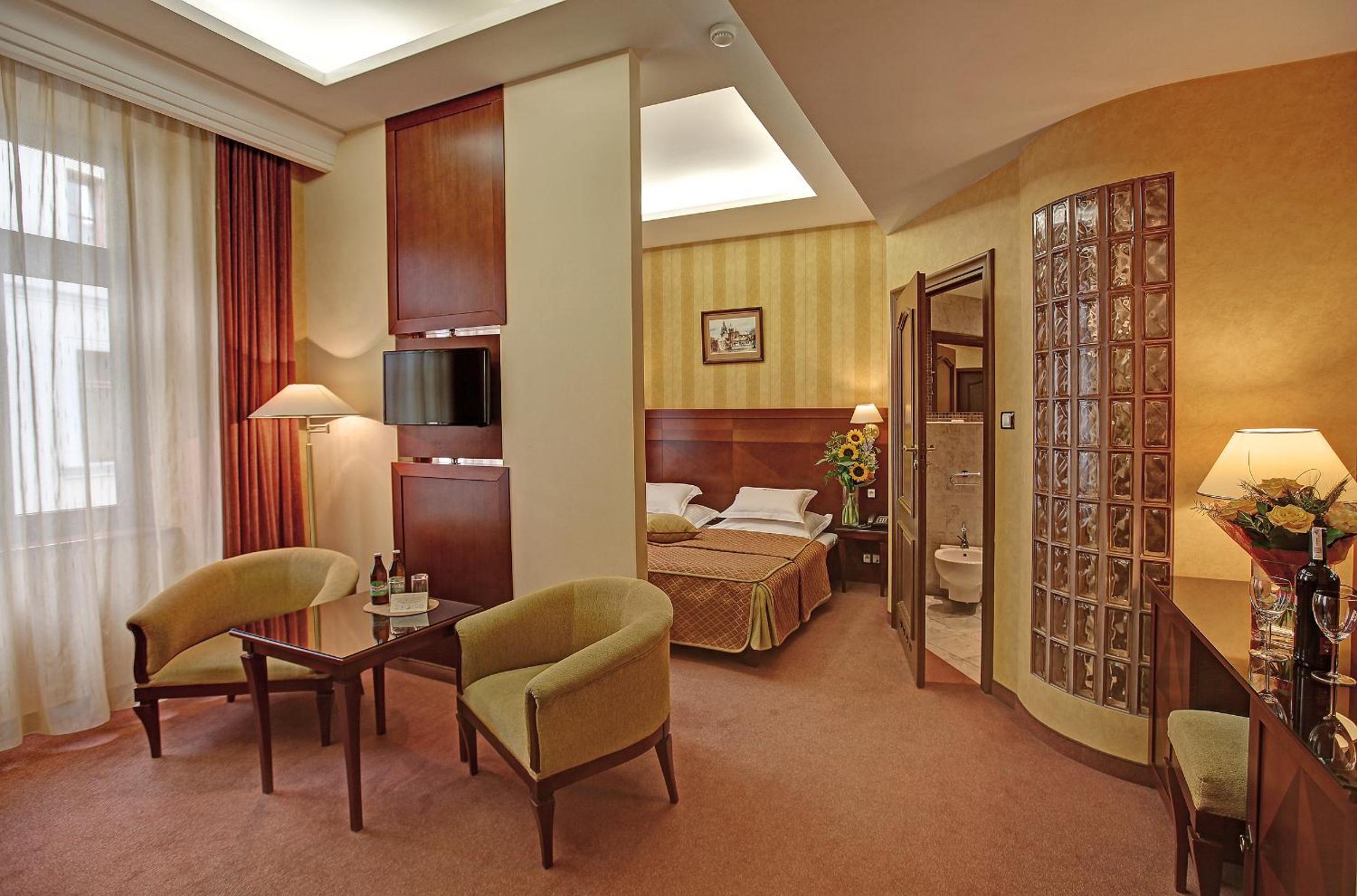 Double Room - Photo 8