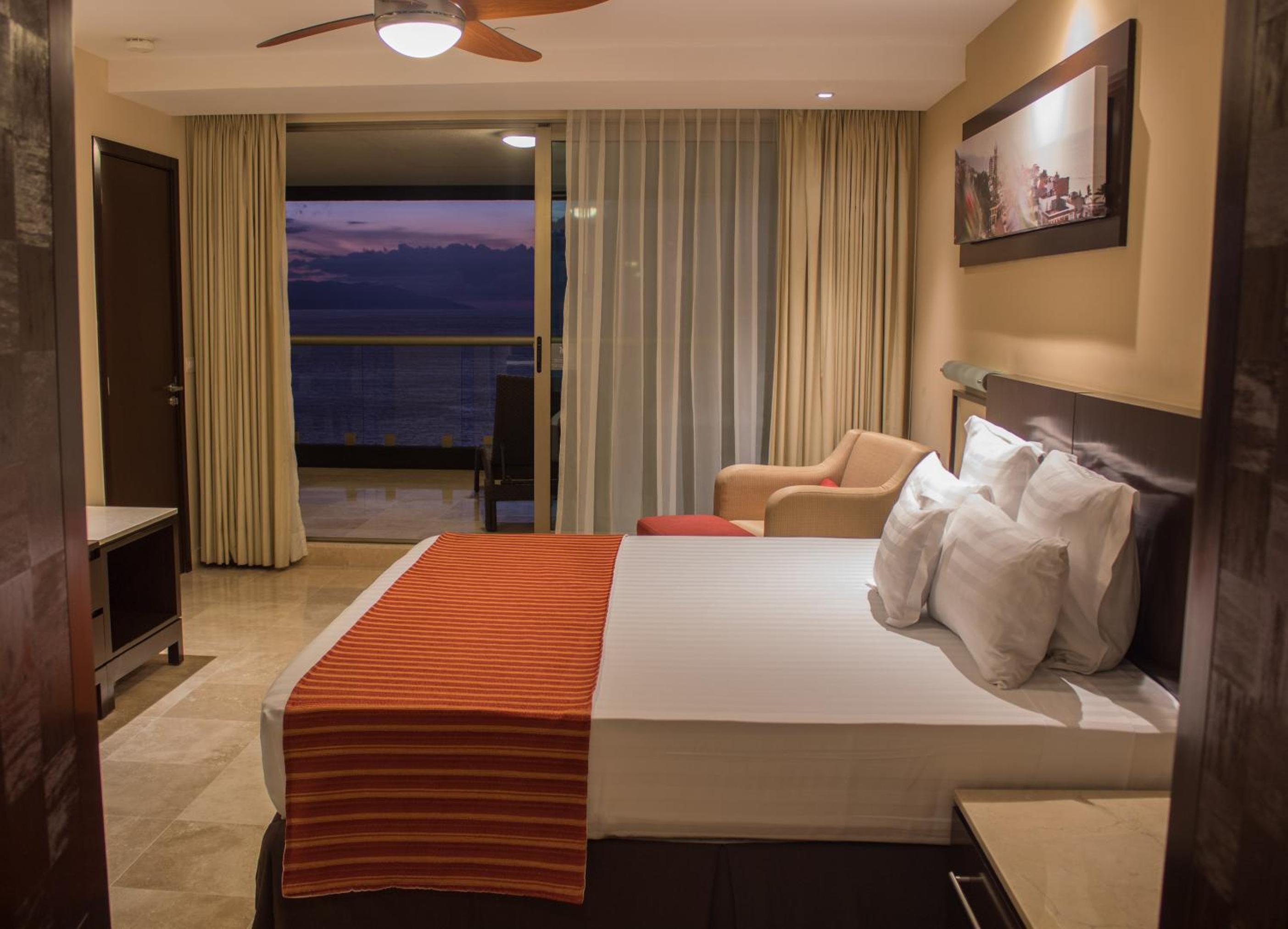 SUITE CON JACUZZI OCEANFRONT - Photo 15