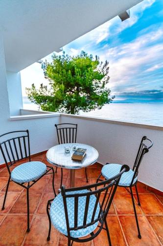 Apartment with Sea View photo 2