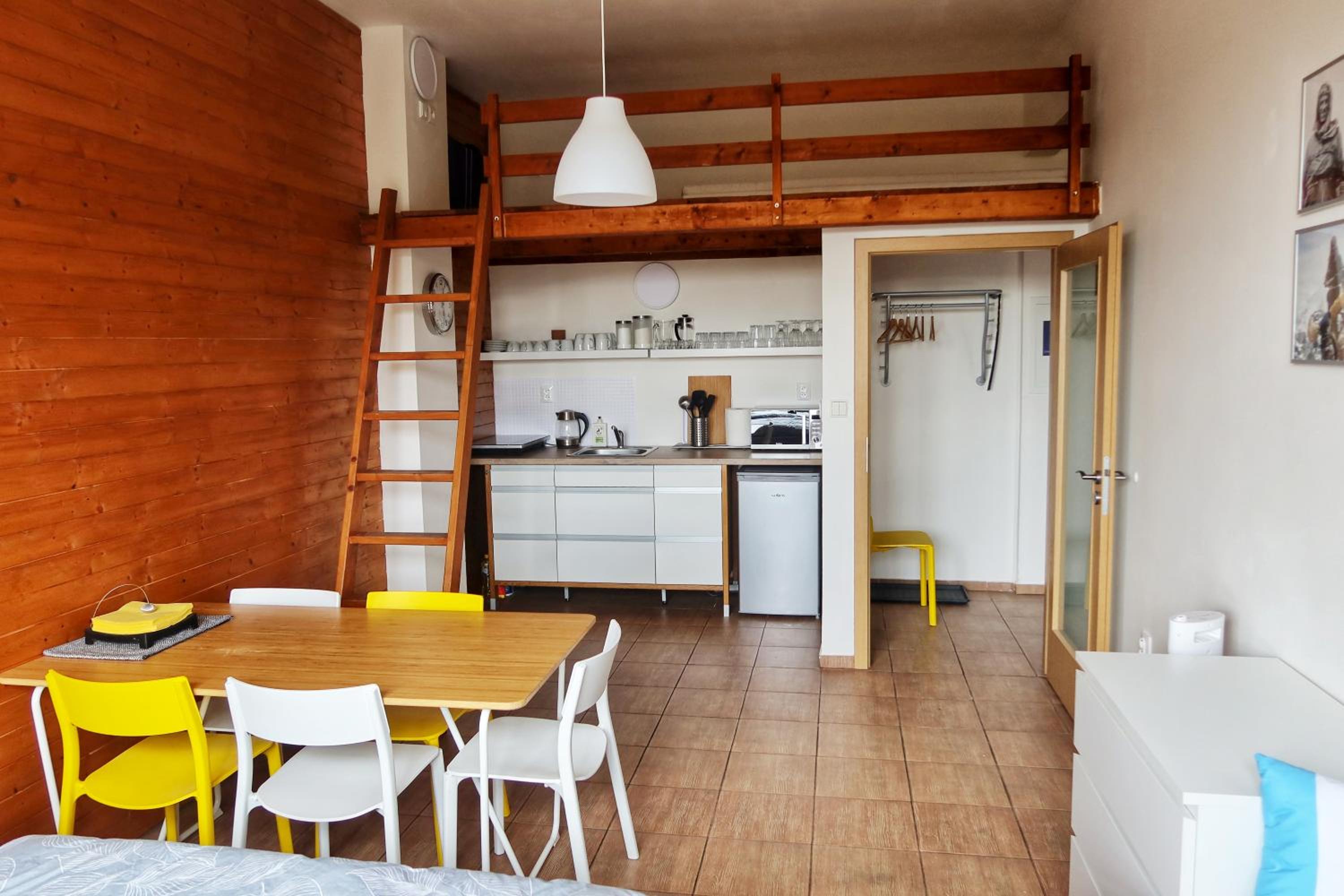 Apartment with Mountain View - Photo 21