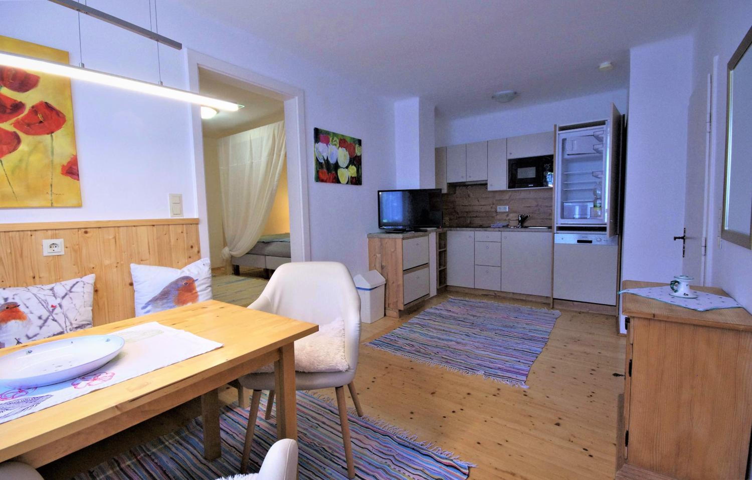 One-Bedroom Apartment photo 1