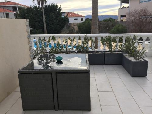 Apartment with Pool View  photo 2