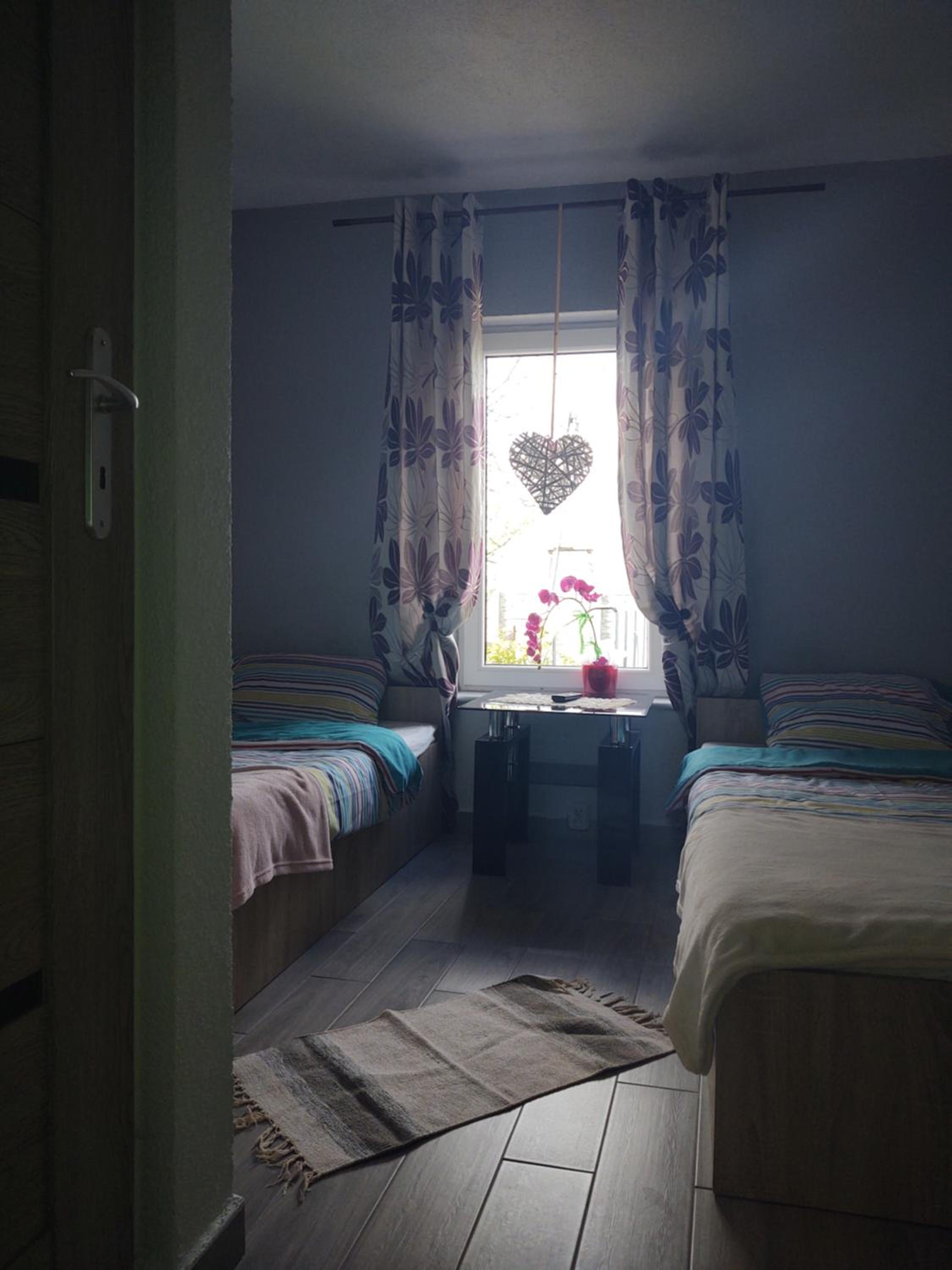 Twin Room with Private Bathroom - Photo 1