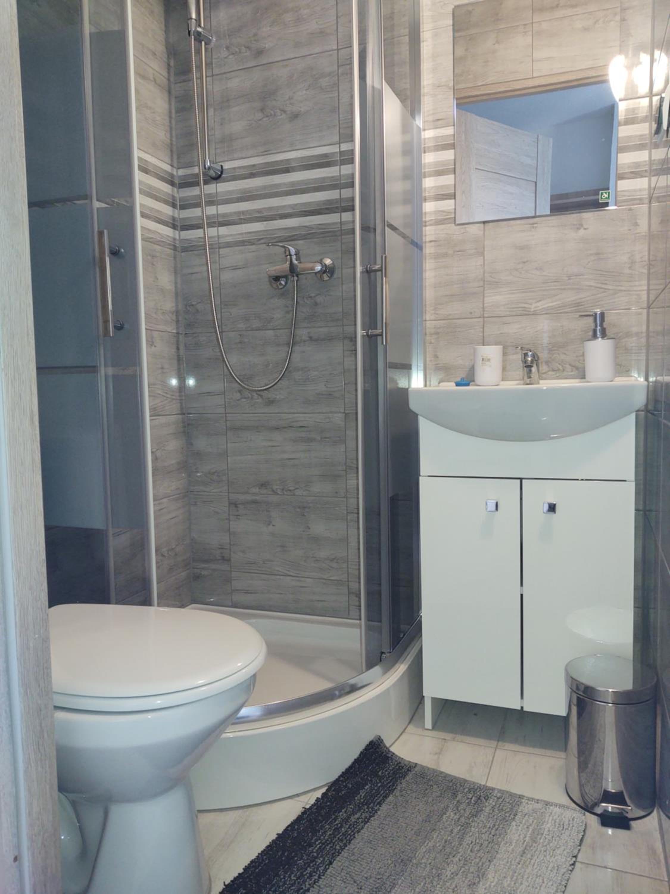 Twin Room with Private Bathroom - Photo 3