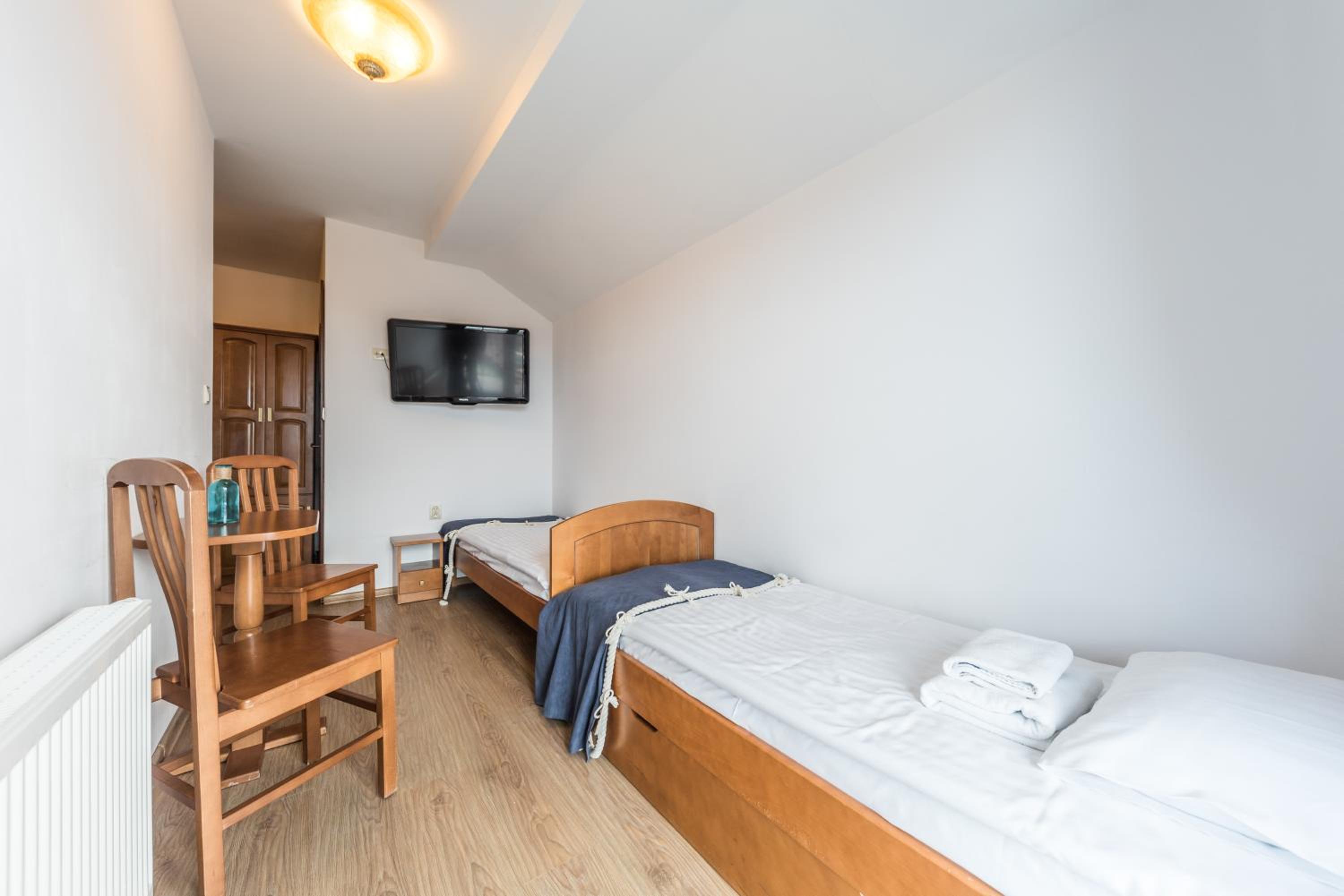 Twin Room with Balcony - Photo 1