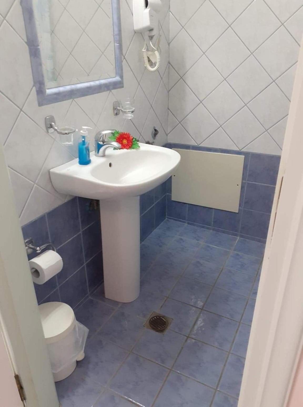 Deluxe Twin Room with Sea View photo 3