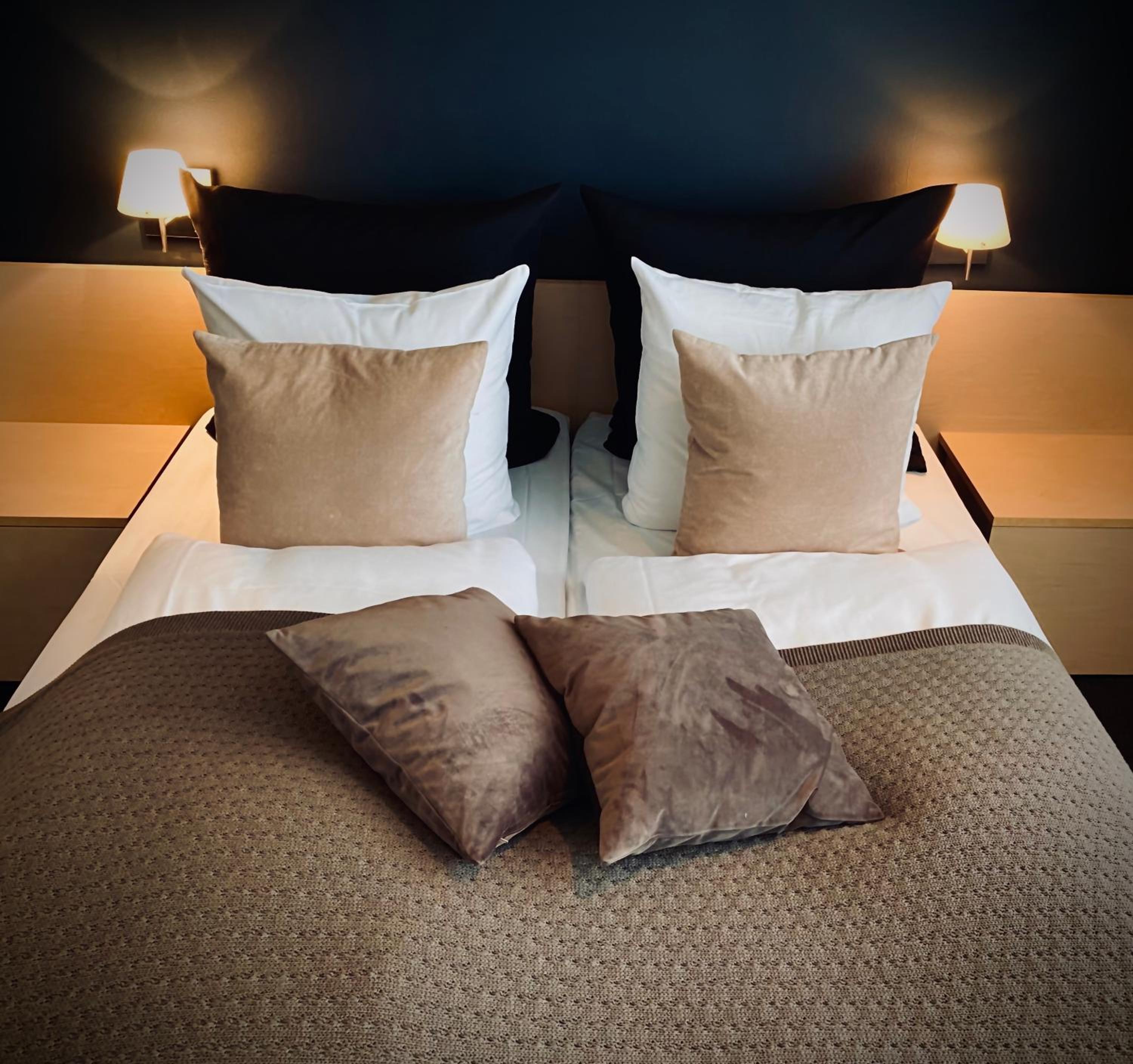 Double or Twin Room - Photo 2