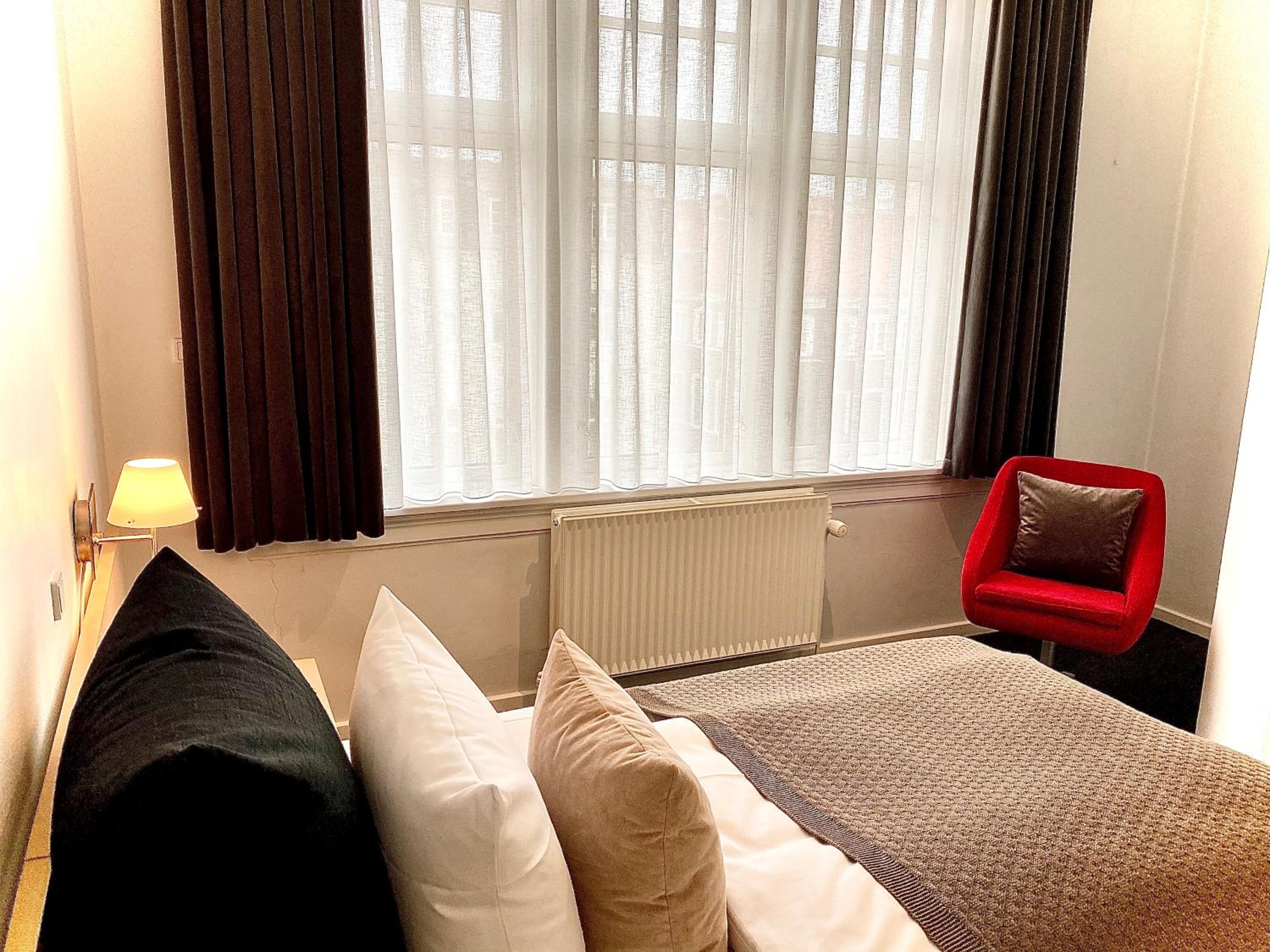 Single Room photo 3