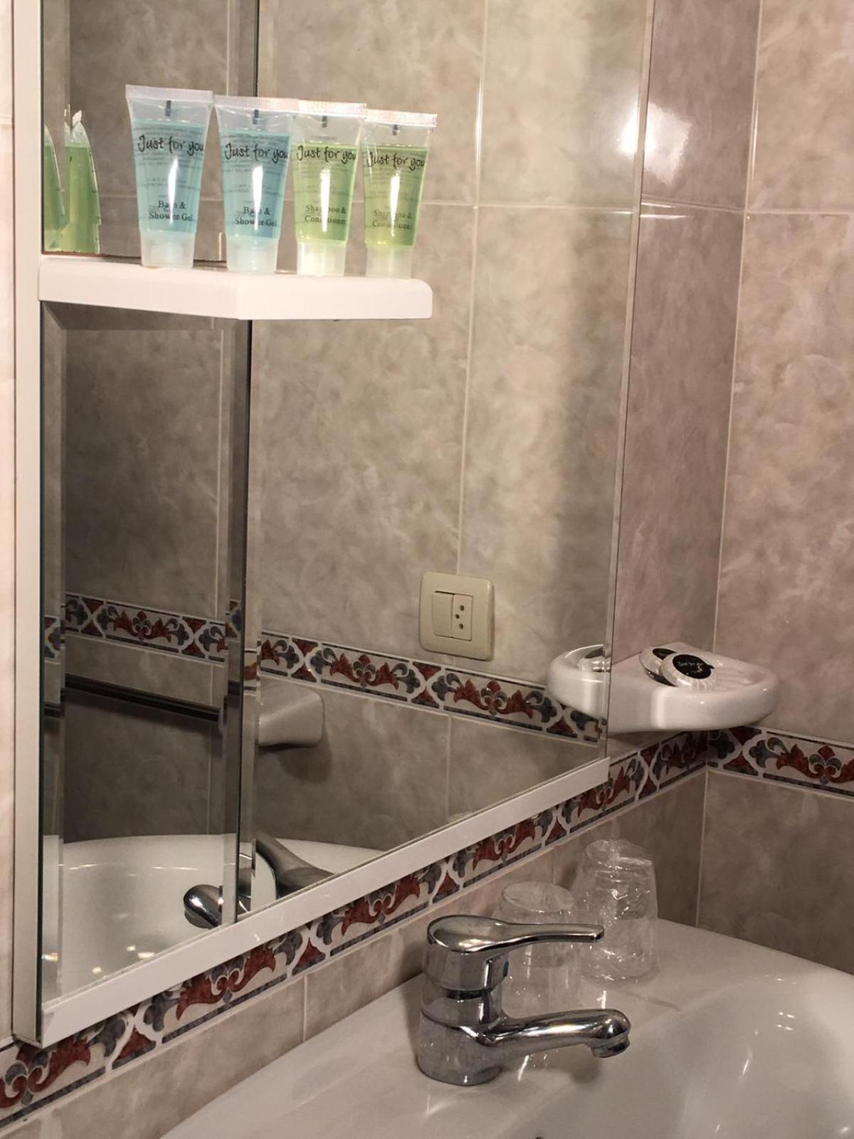 Double or Twin Room photo 2
