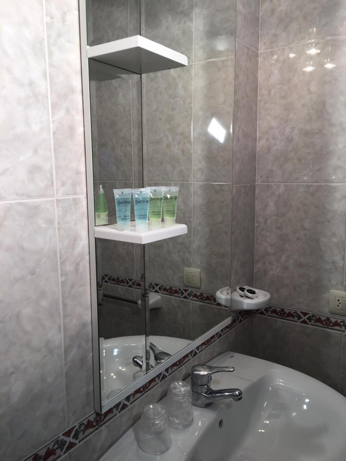 Double or Twin Room photo 3