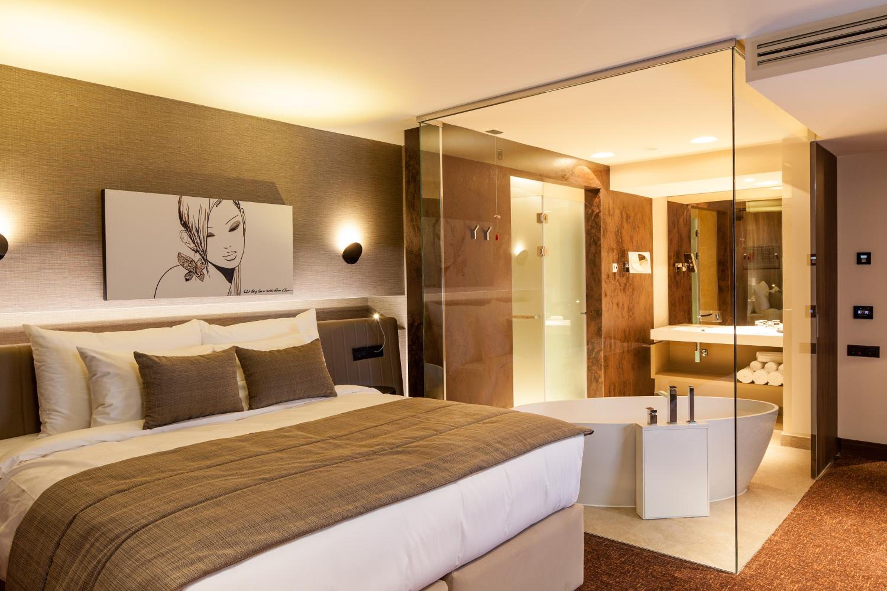 Lifestyle Signature Room with pool access included