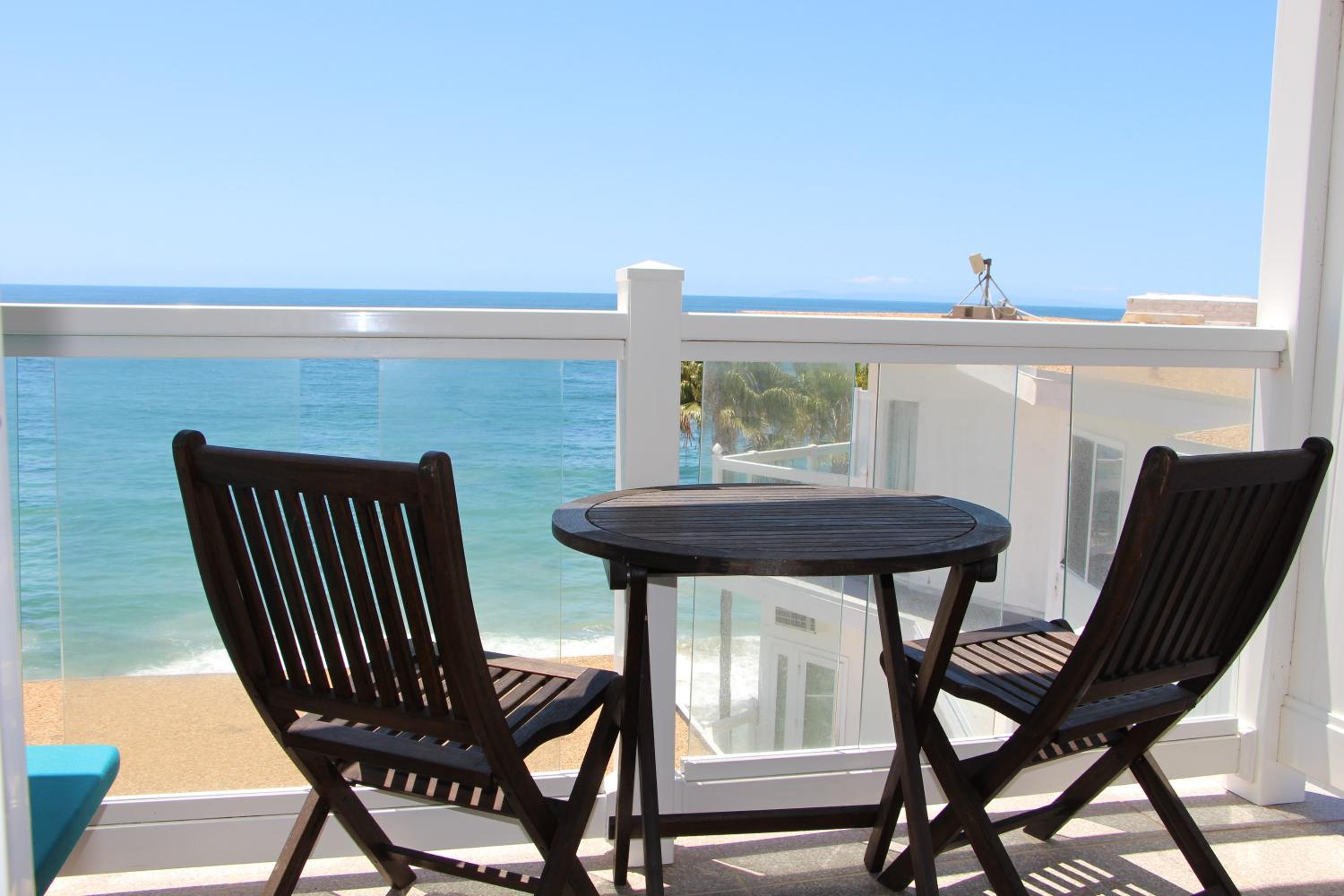 Queen Room - Ocean Front - Photo 2