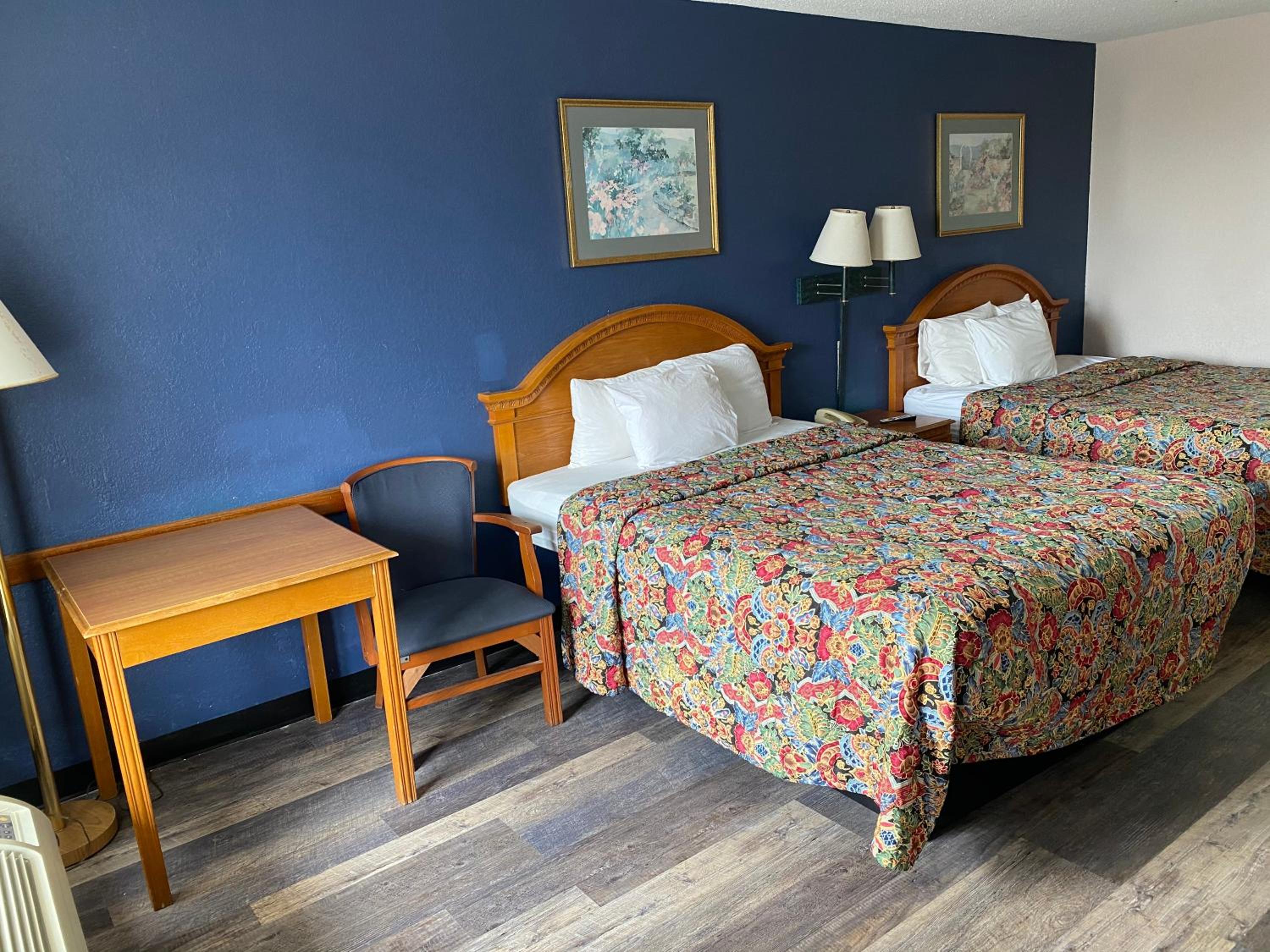 King Room - Non-Smoking - Photo 6