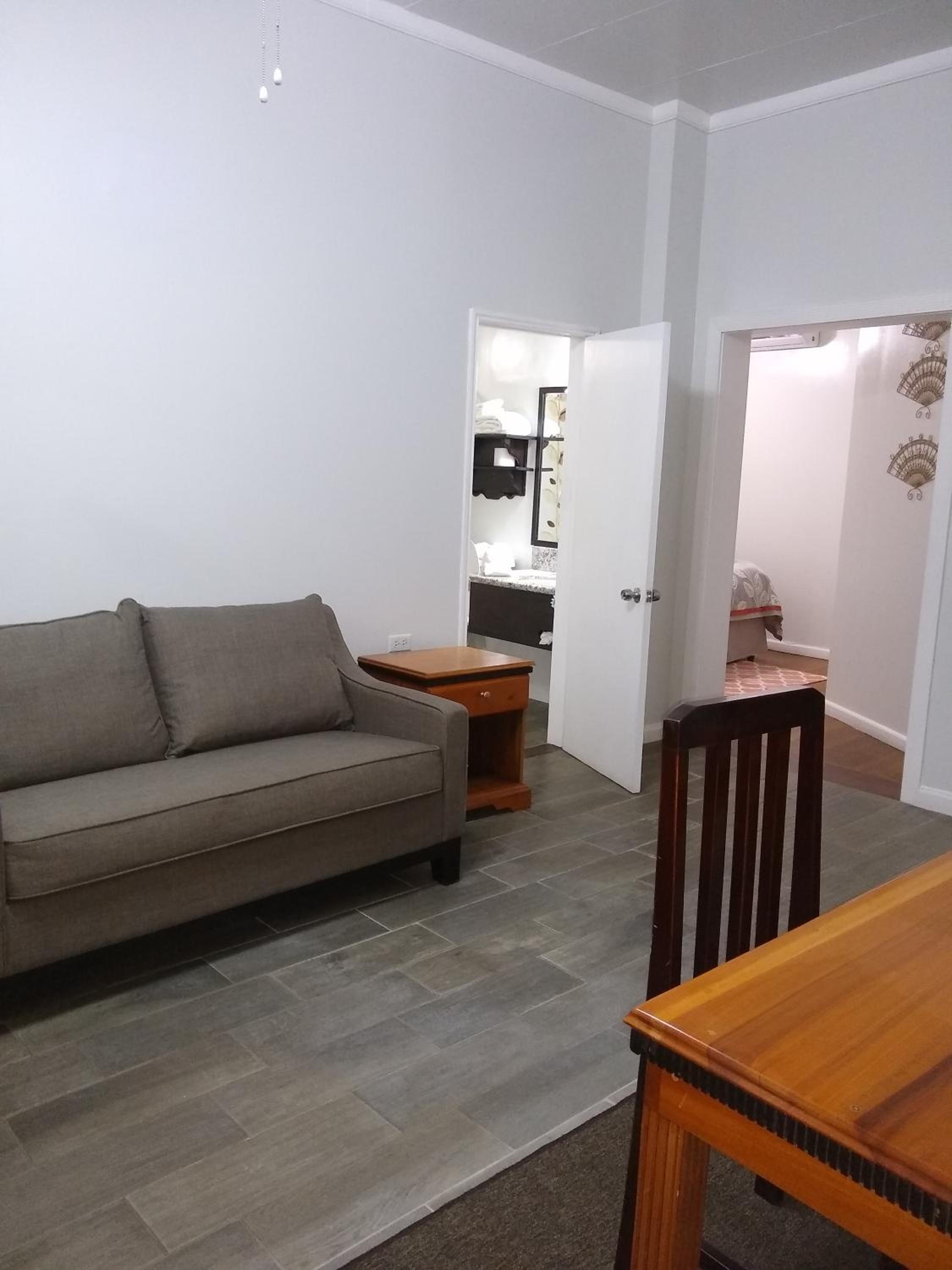 Superior Queen Room with Living Room (Lobby Entrance) - Photo 2