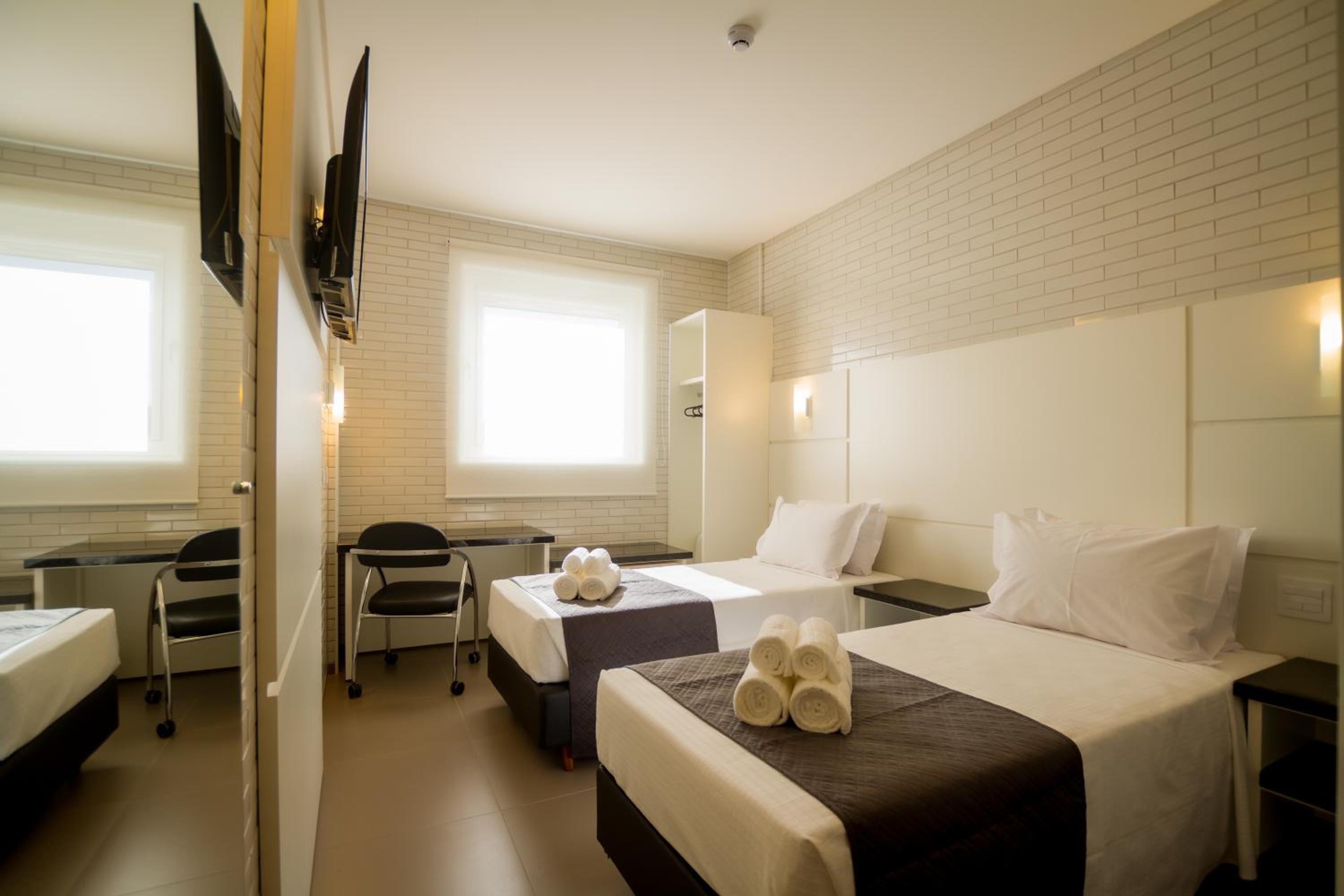 Standard Twin Room - Photo 2