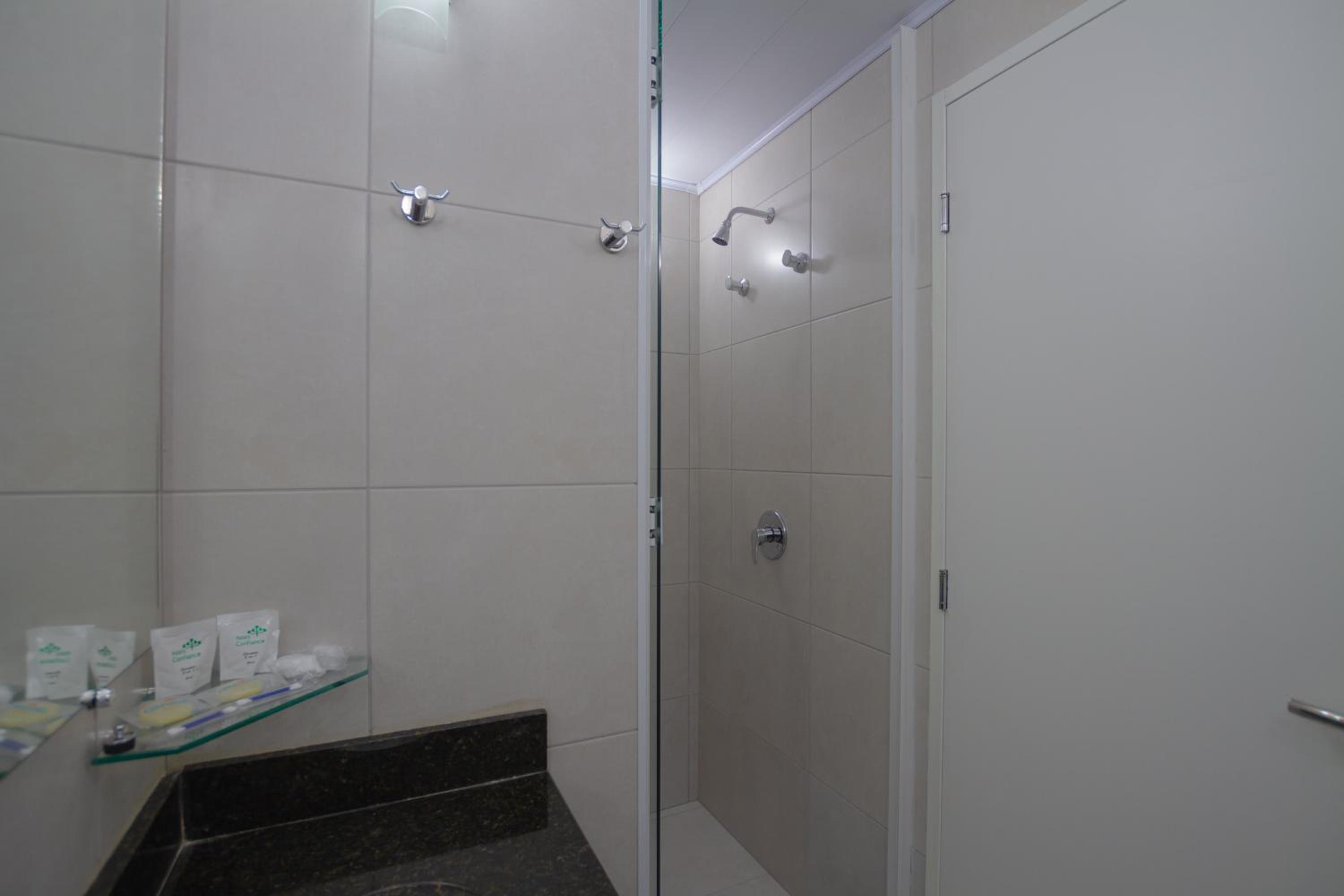 Standard Double Room - Photo 2