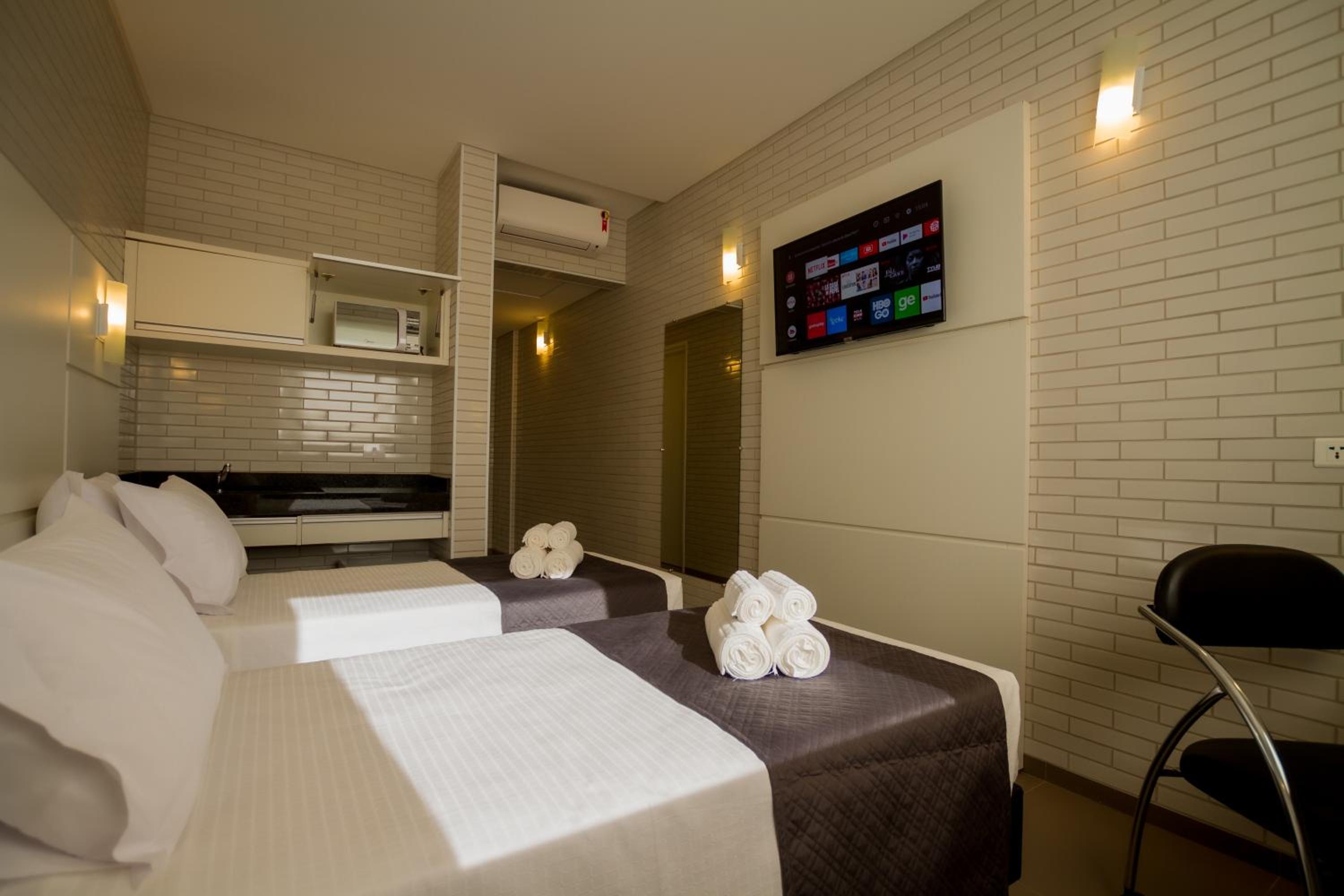 Standard Twin Room - Photo 1