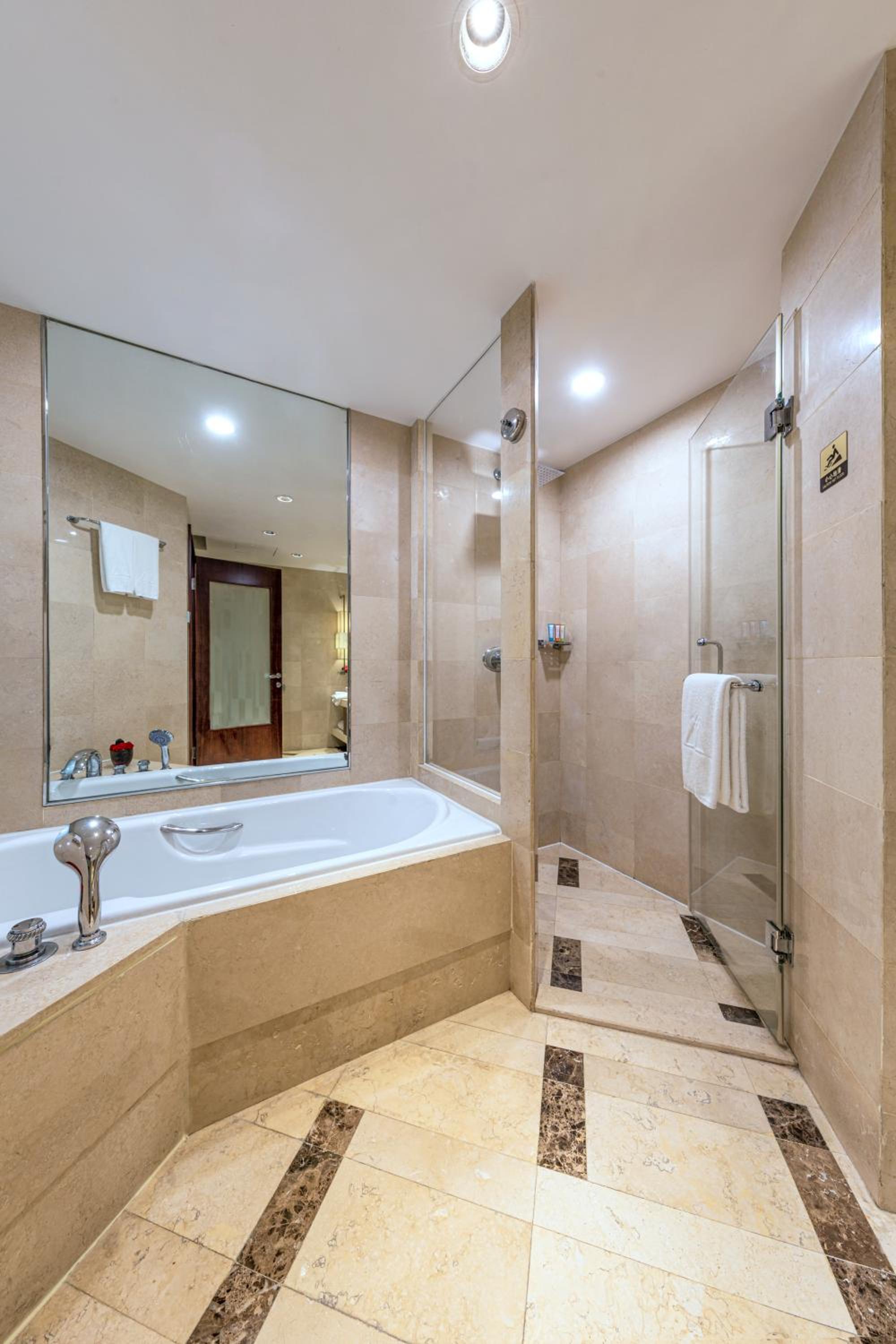 Standard Twin Room photo 2
