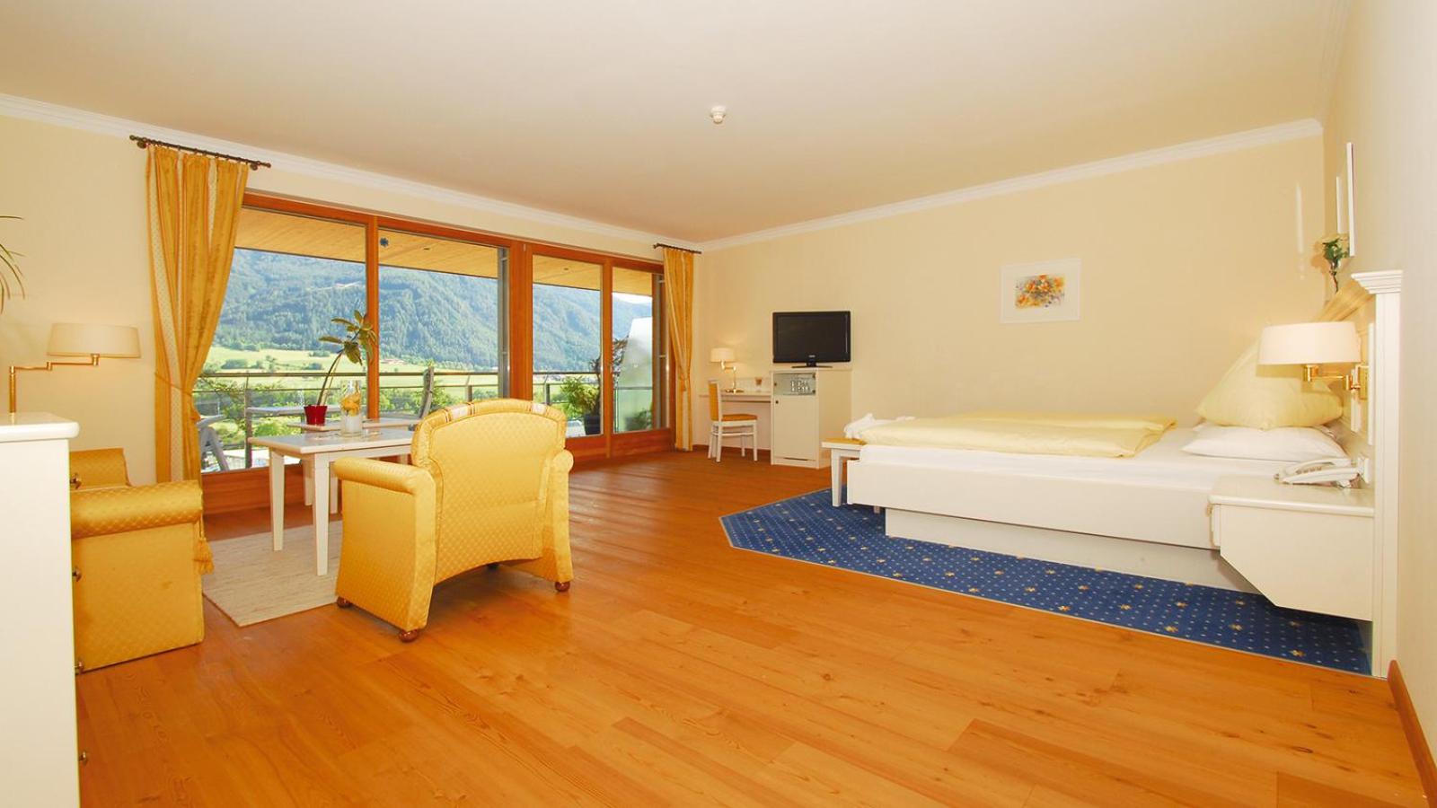 Suite with Balcony photo 2