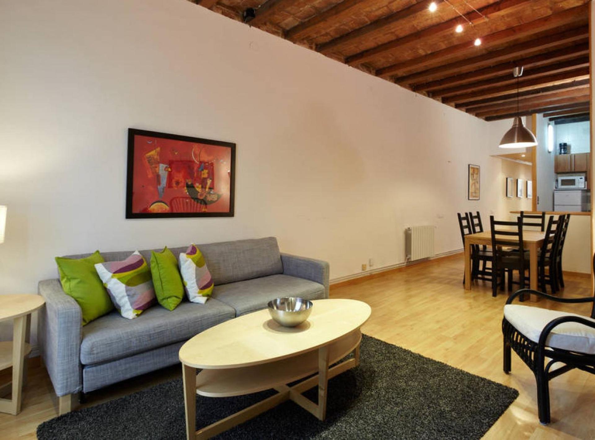 Apartamento con Balcón